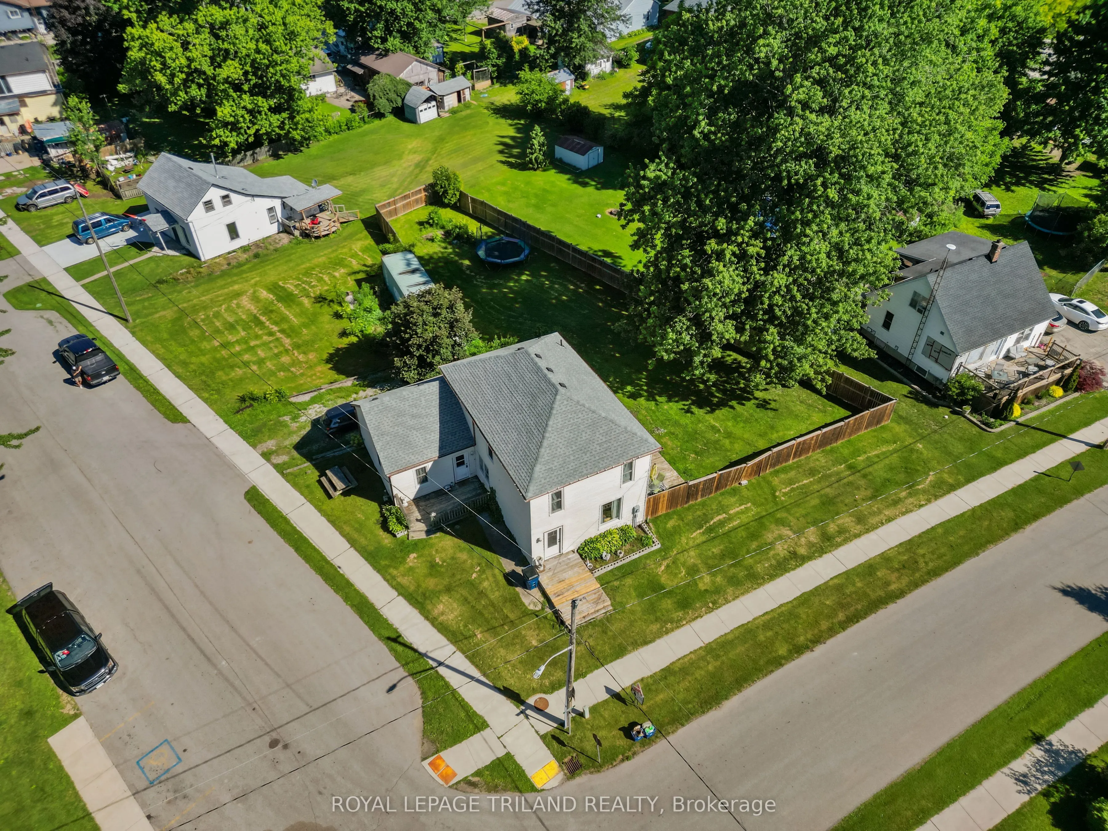 15 Dundas Street