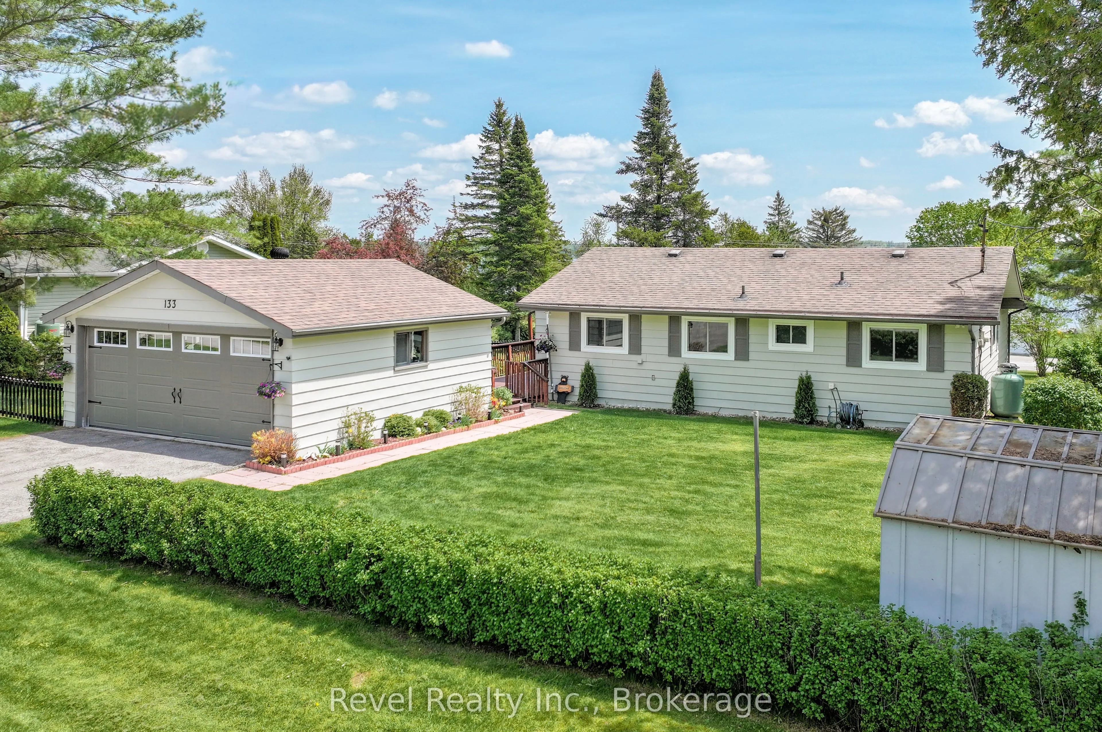 133 Victoria Drive E