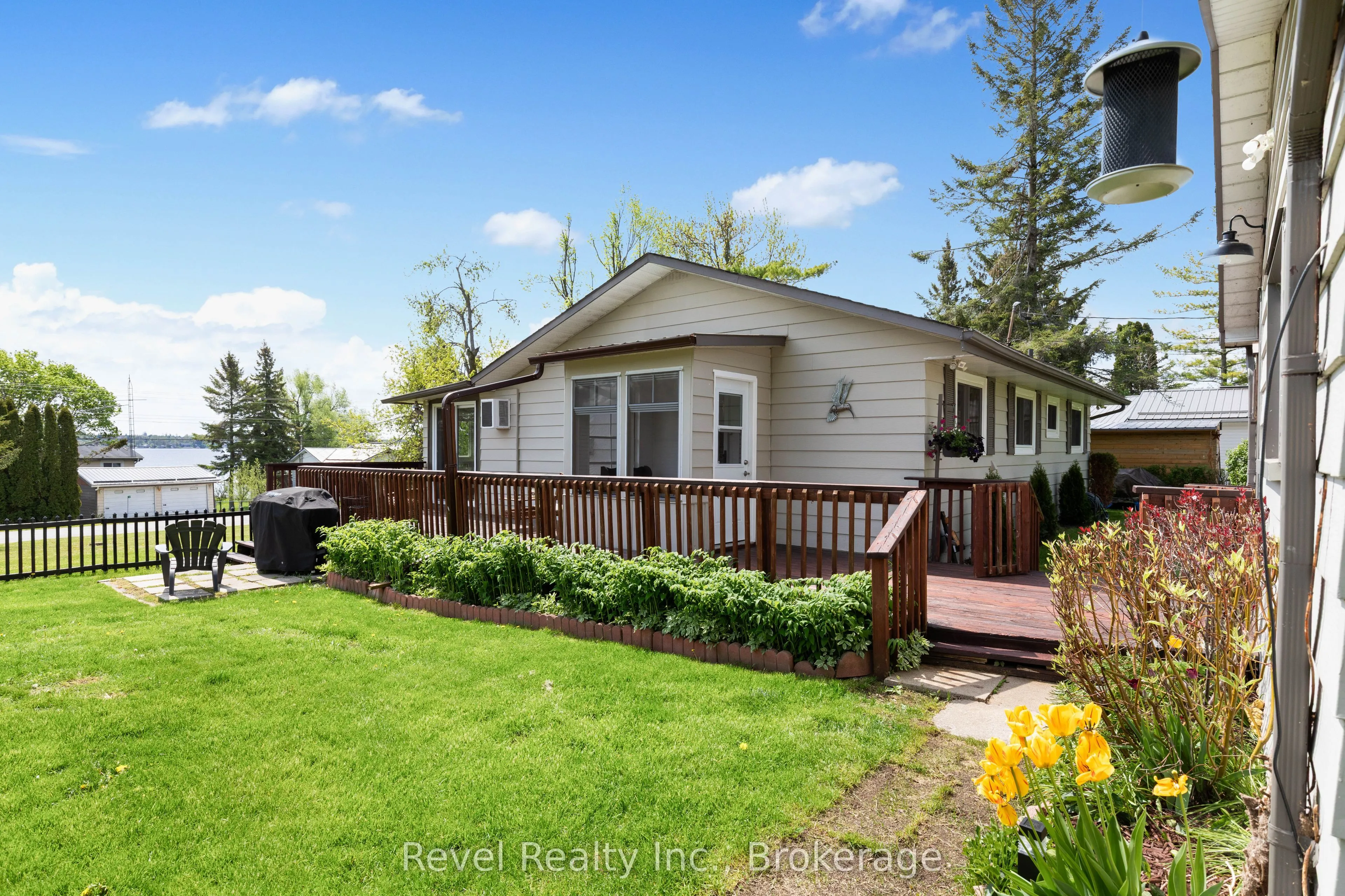 133 Victoria Drive E