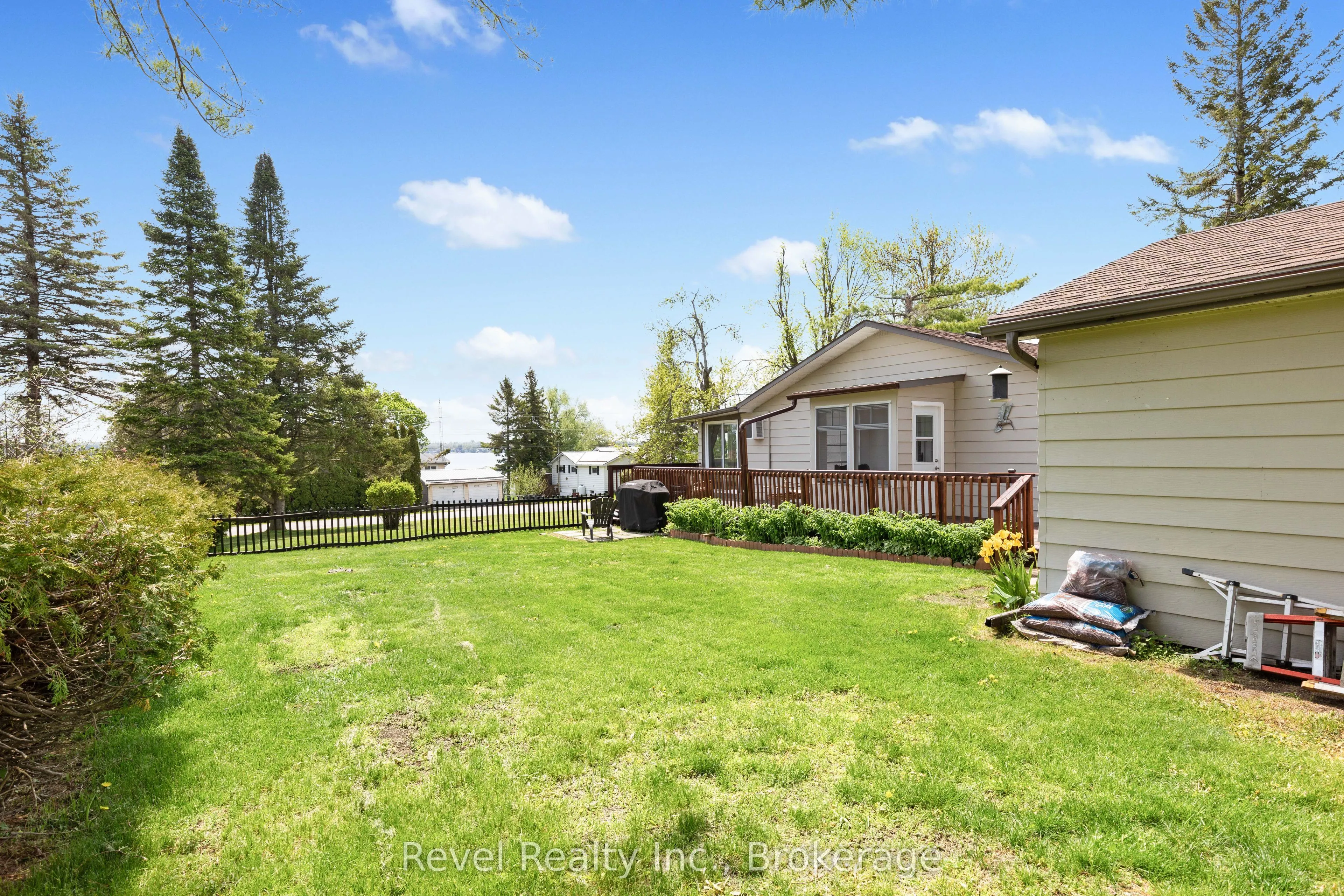 133 Victoria Drive E