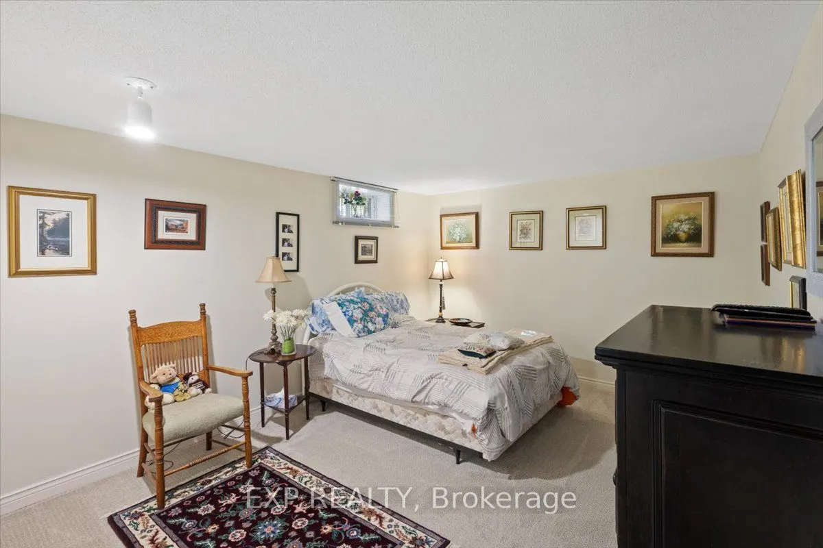 55 Fiddlers Green Road #33