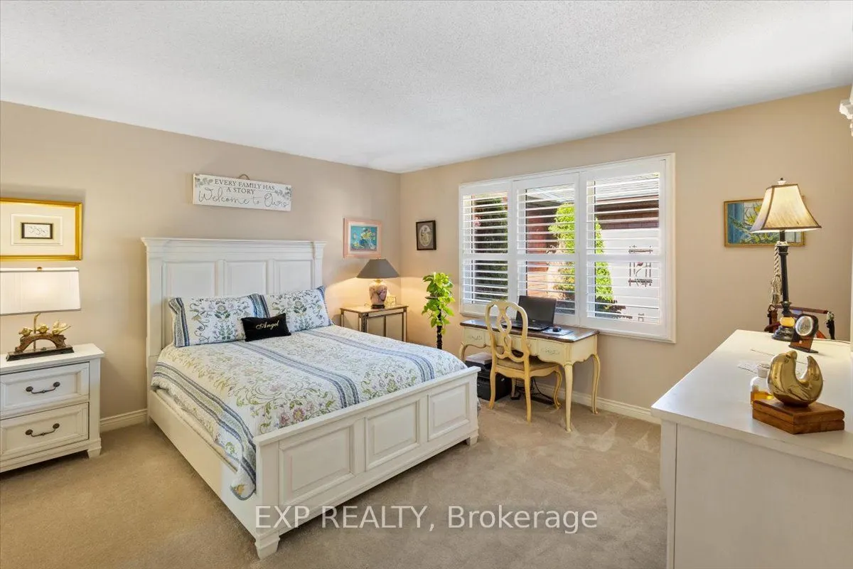 55 Fiddlers Green Road #33