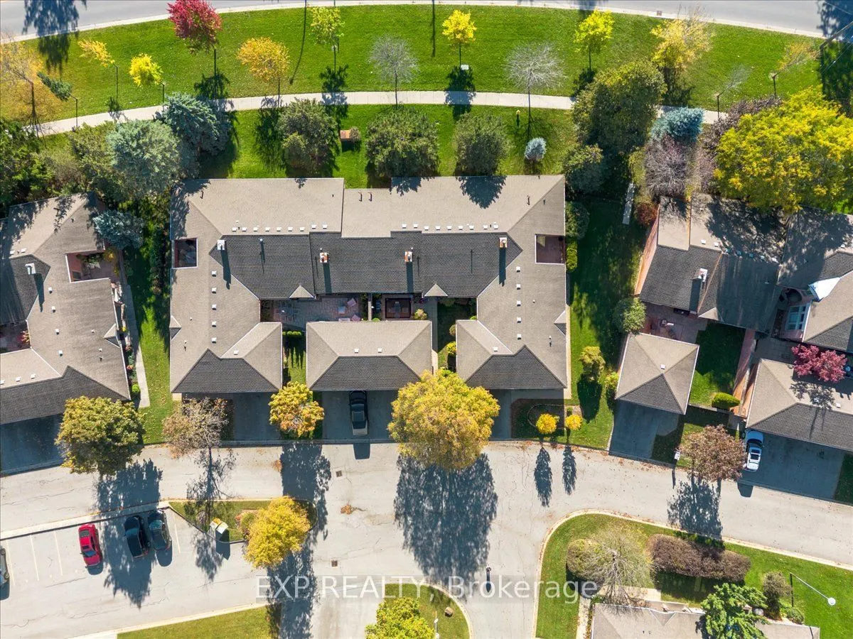55 Fiddlers Green Road #33