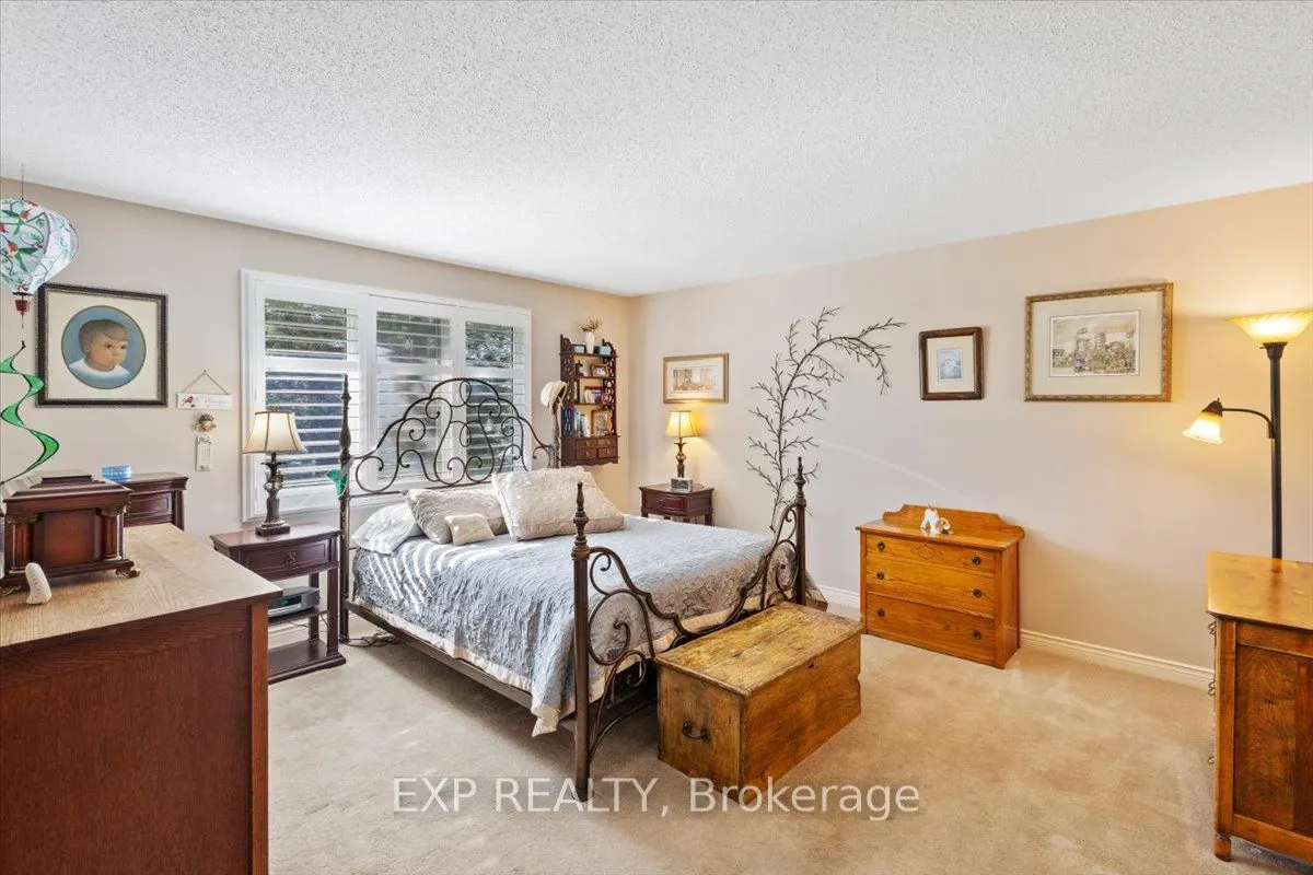 55 Fiddlers Green Road #33