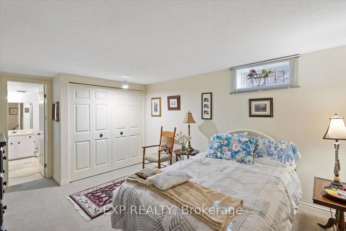 55 Fiddlers Green Road #33