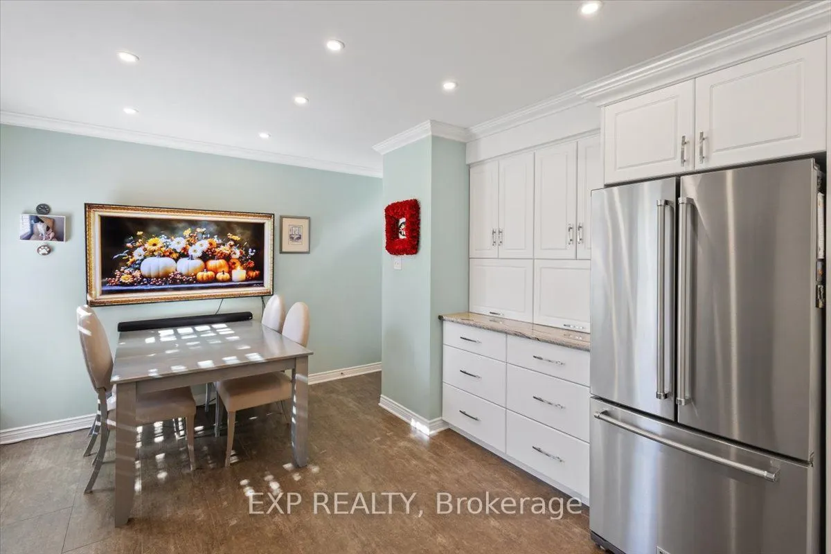 55 Fiddlers Green Road #33