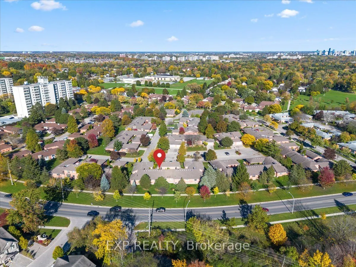 55 Fiddlers Green Road #33