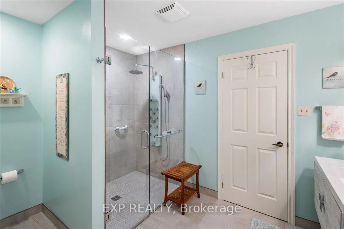 55 Fiddlers Green Road #33