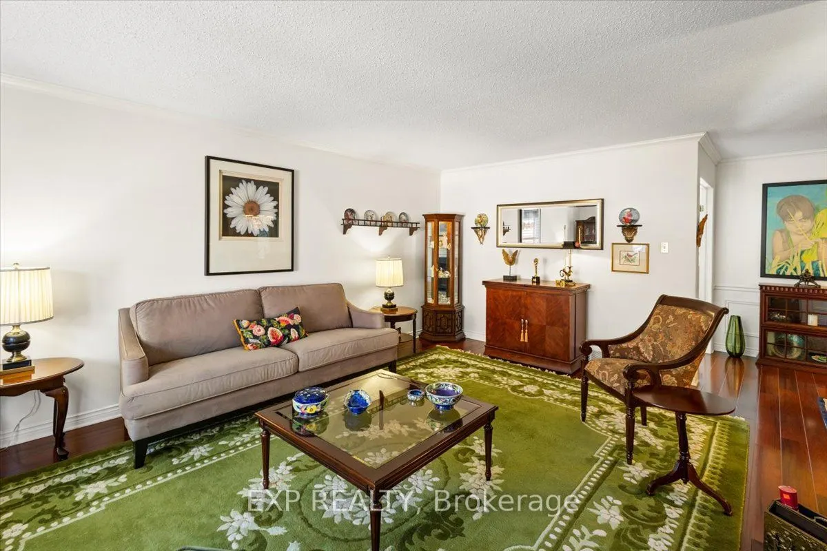 55 Fiddlers Green Road #33