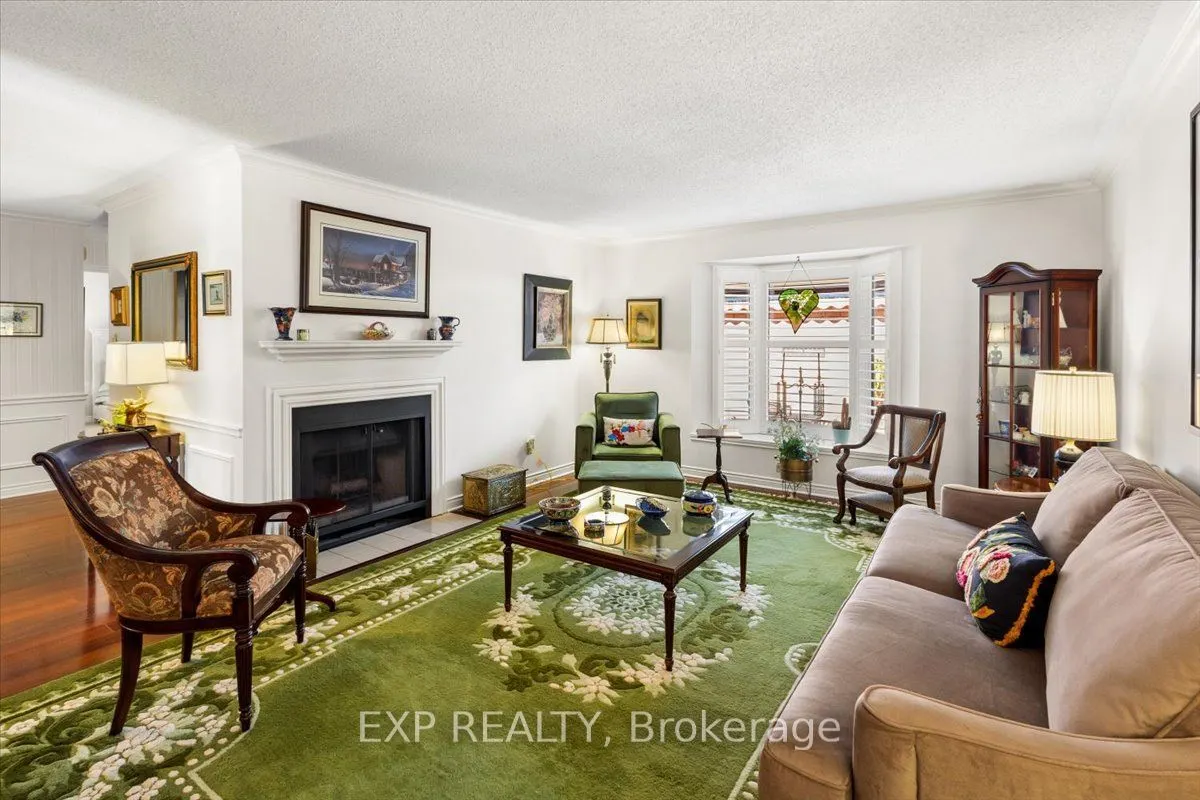 55 Fiddlers Green Road #33