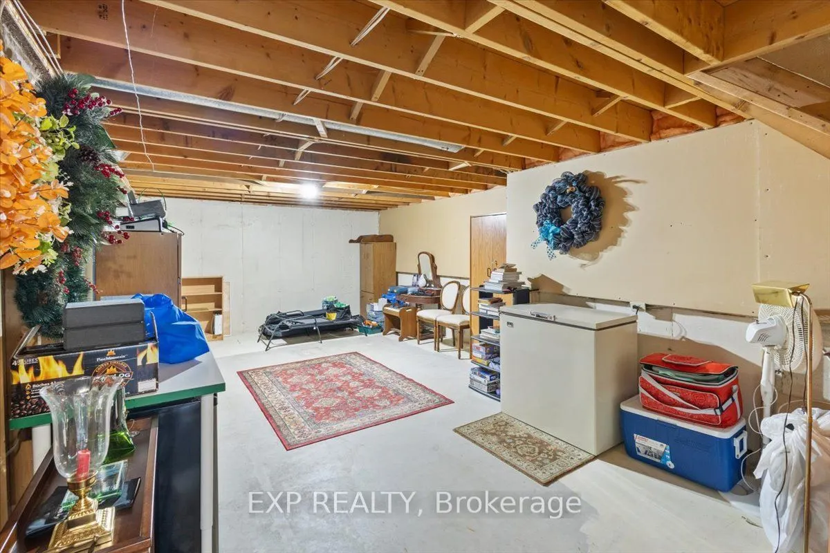 55 Fiddlers Green Road #33