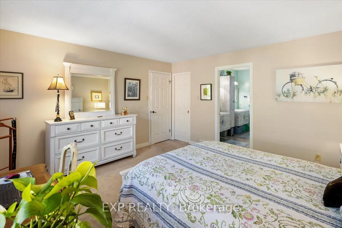 55 Fiddlers Green Road #33