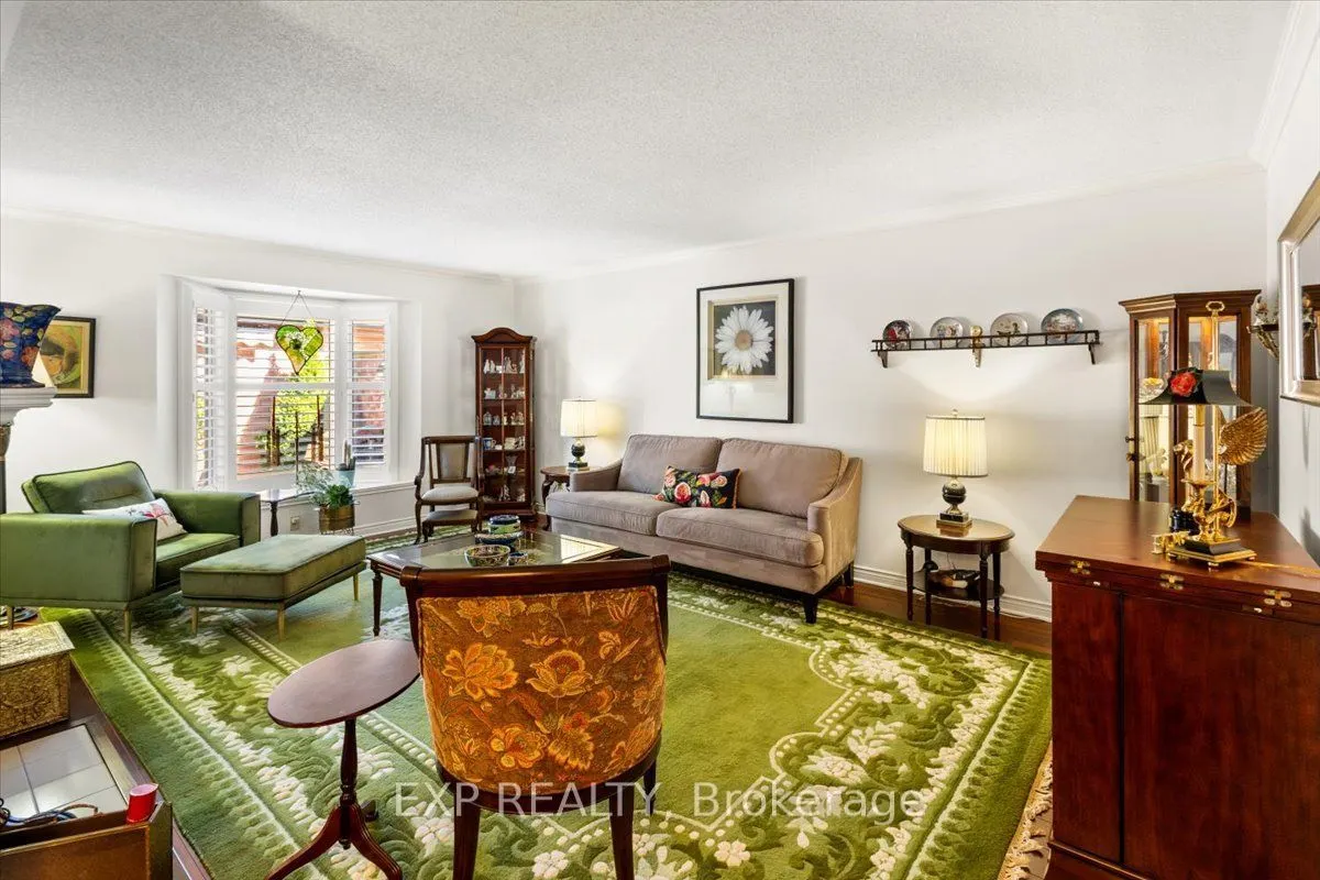 55 Fiddlers Green Road #33