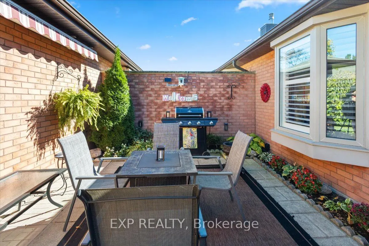 55 Fiddlers Green Road #33