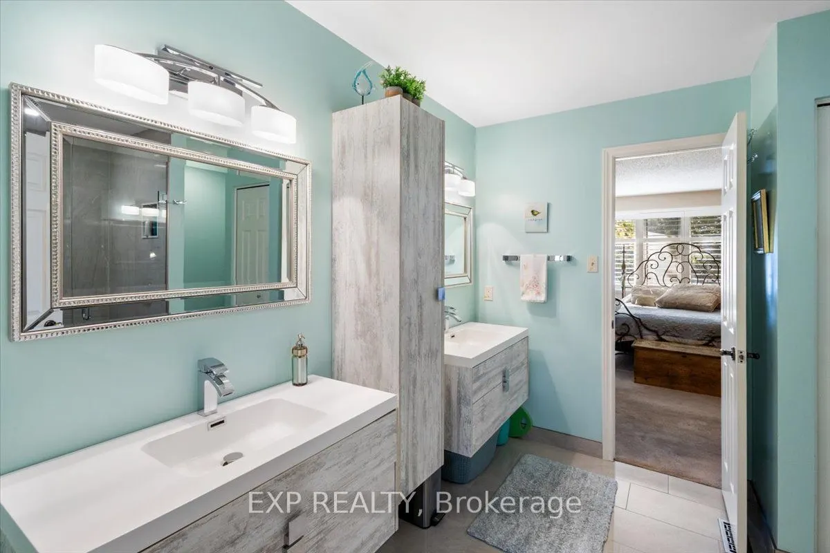 55 Fiddlers Green Road #33