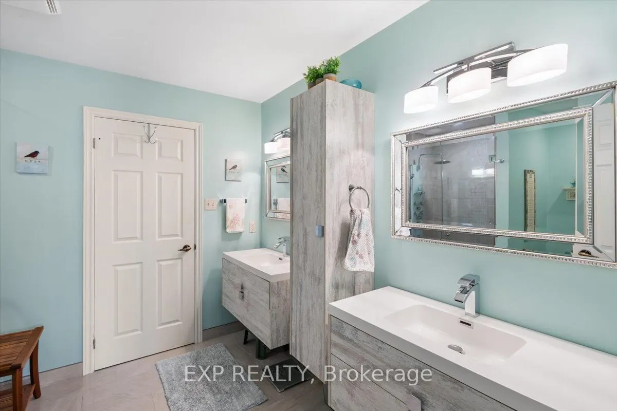 55 Fiddlers Green Road #33