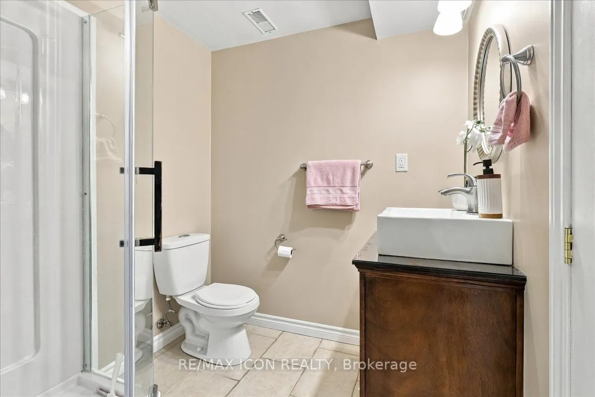 382 Mountain Laurel Crescent
