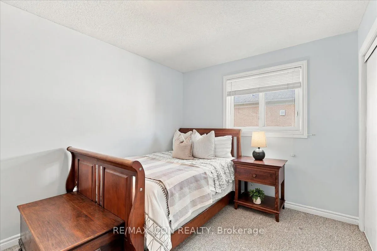 382 Mountain Laurel Crescent