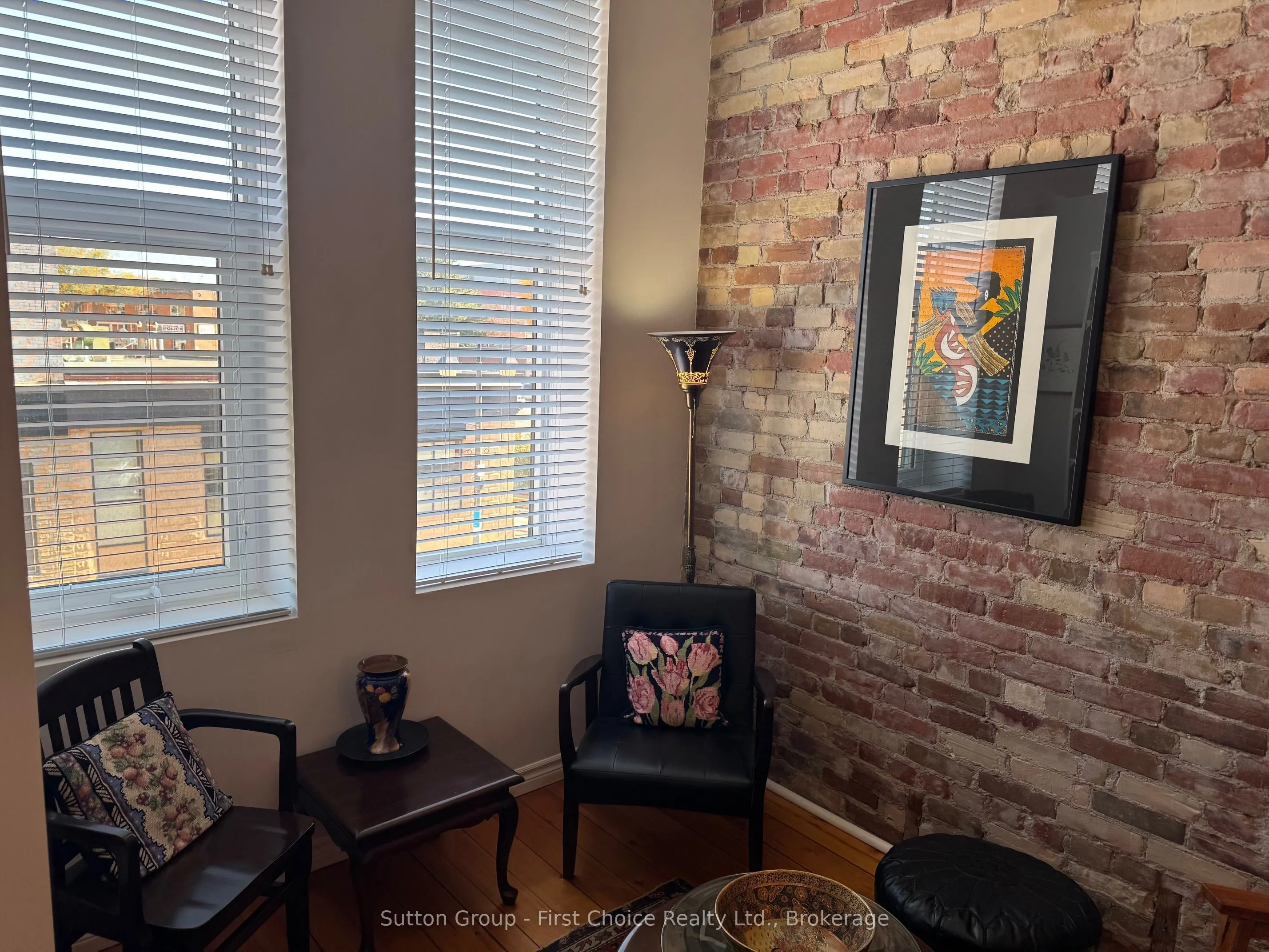 66 WELLINGTON Street ##201