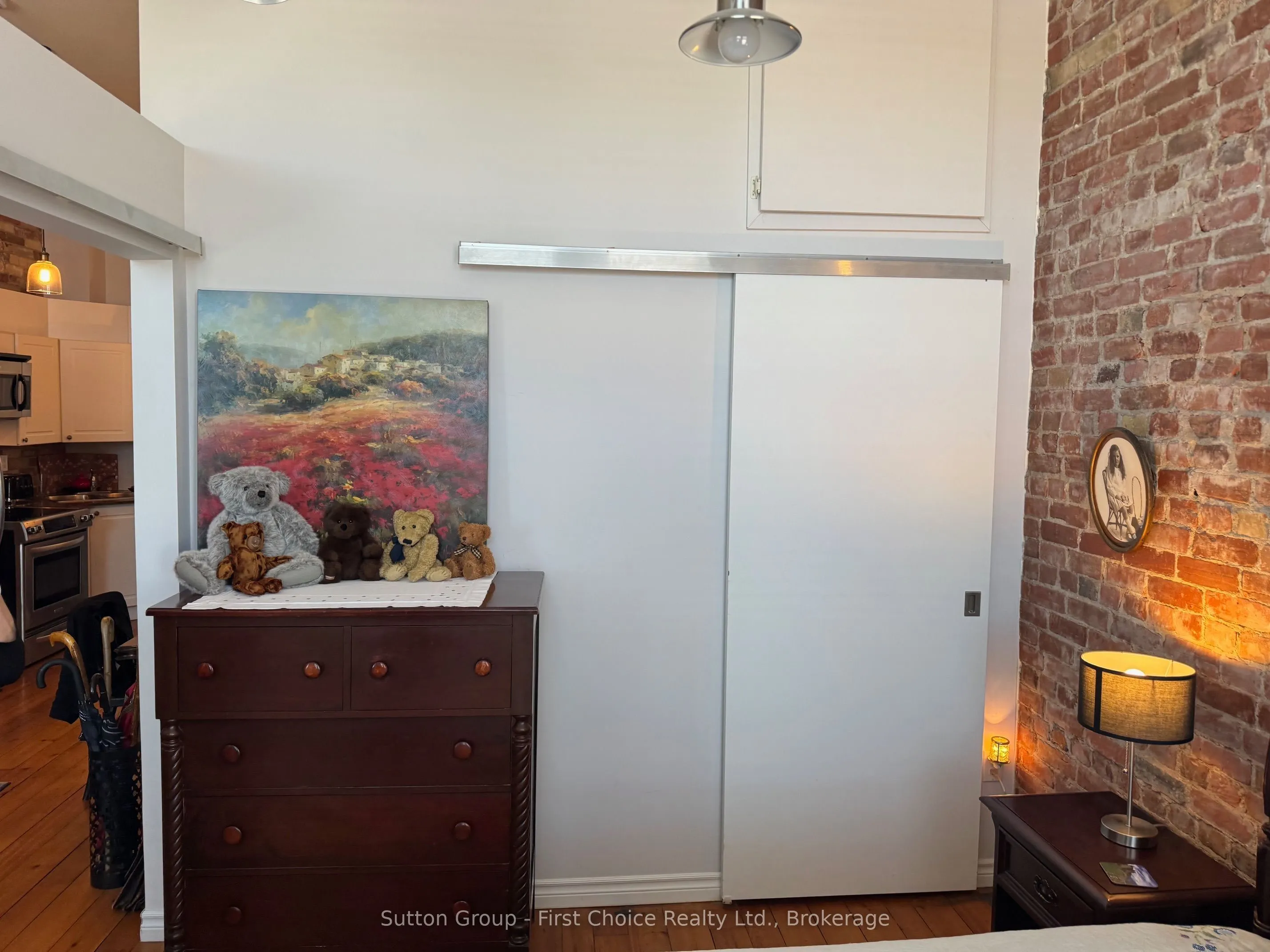66 WELLINGTON Street ##201