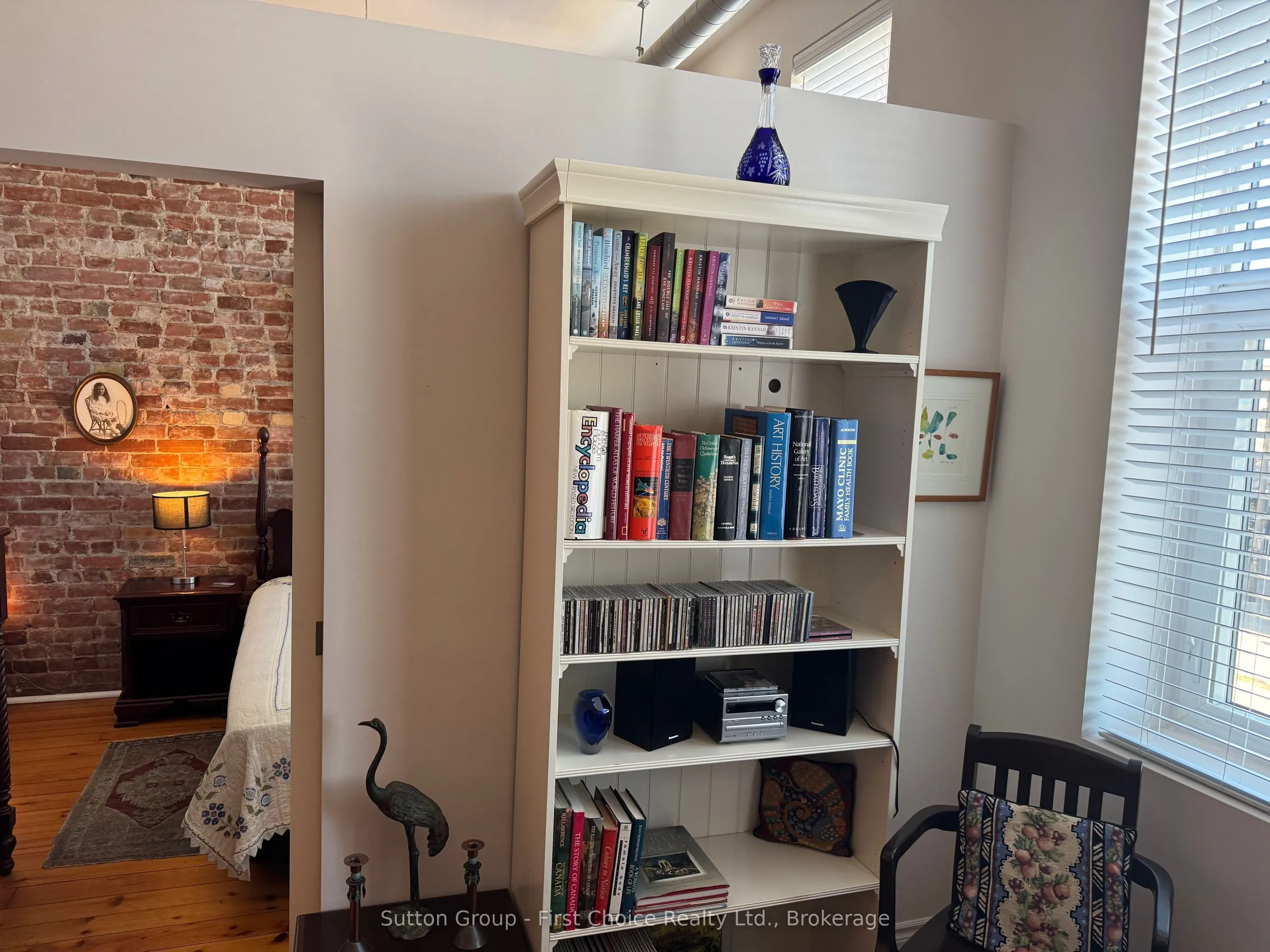 66 WELLINGTON Street ##201