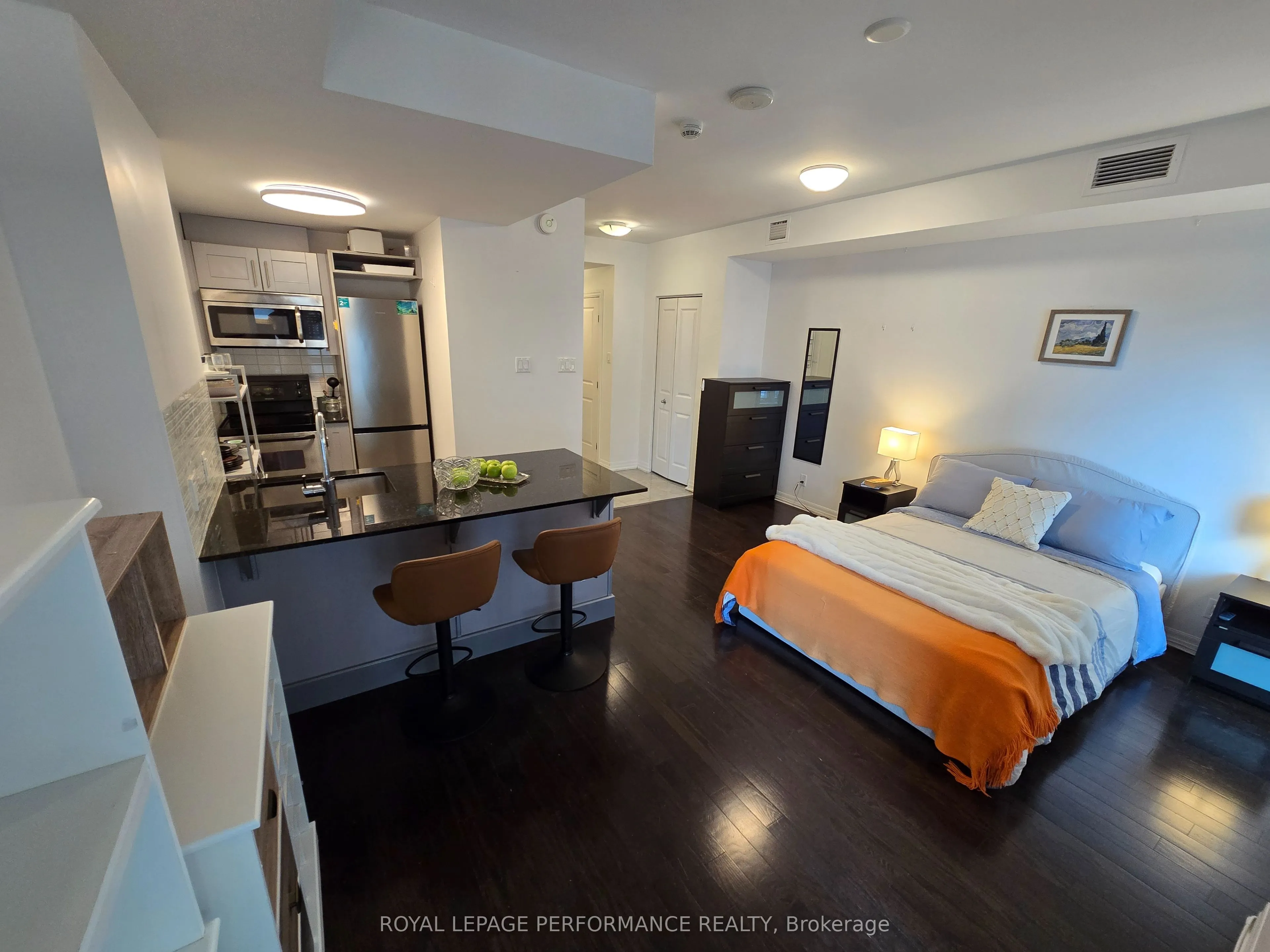 242 Rideau Street #1808