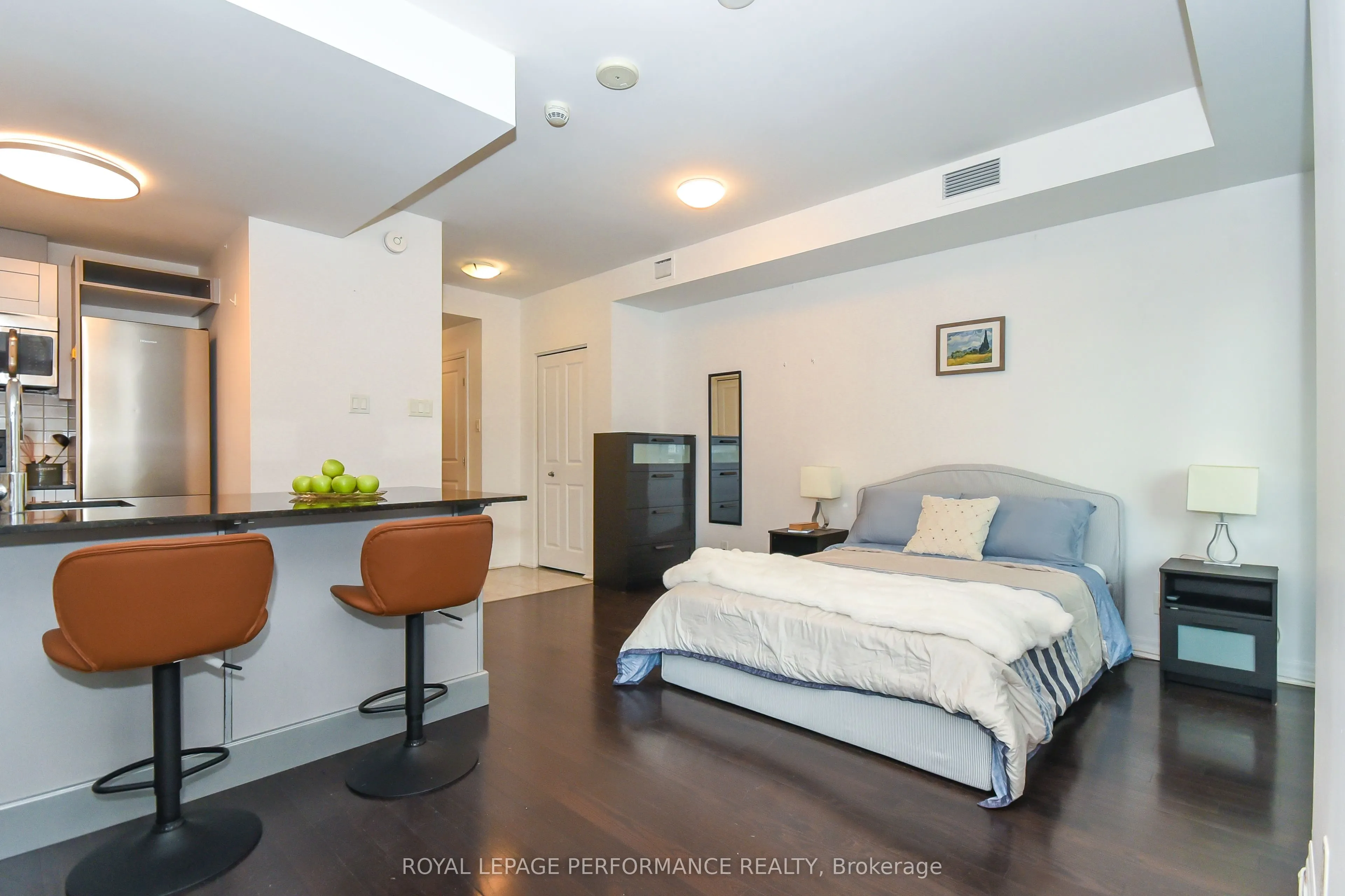 242 Rideau Street #1808