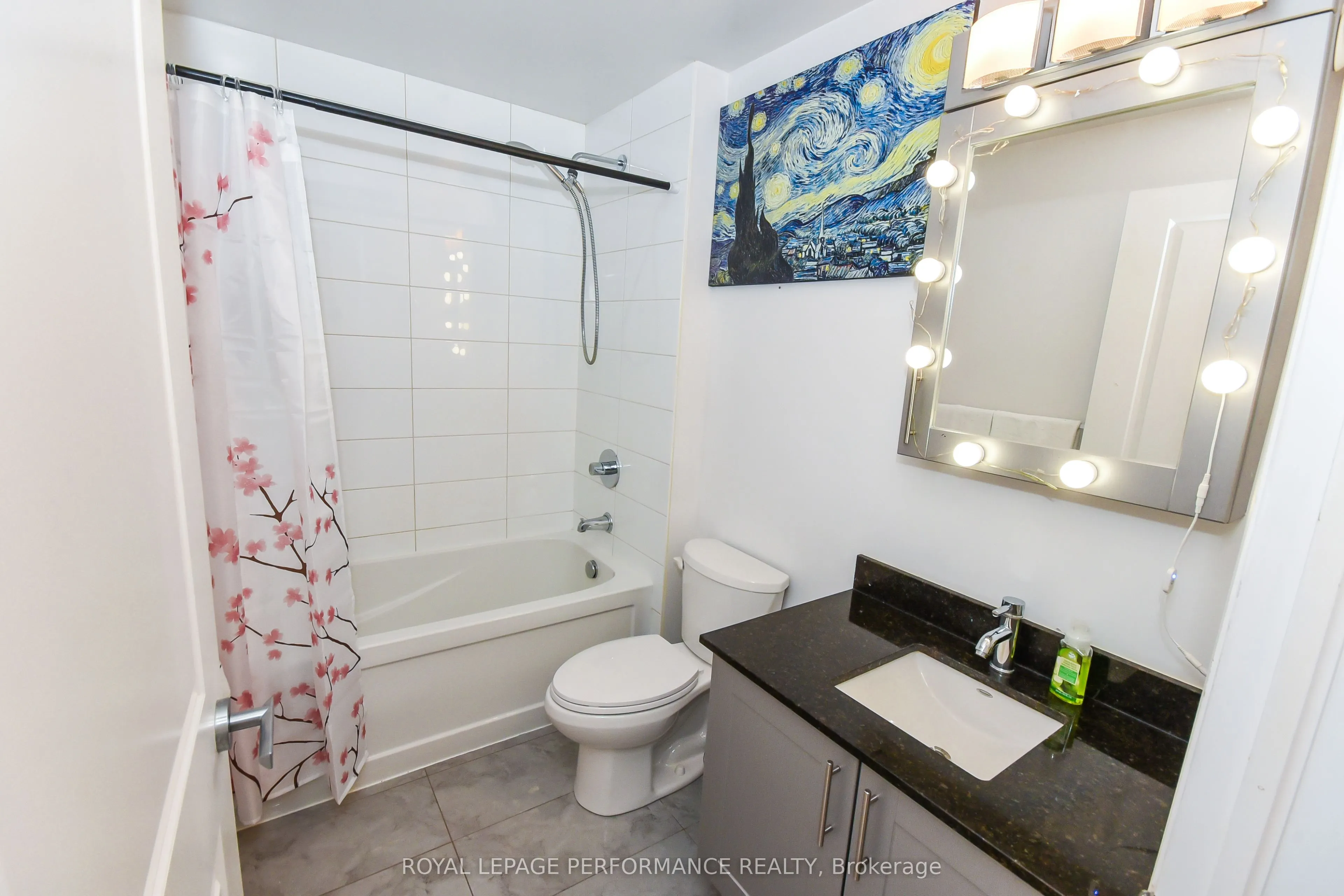 242 Rideau Street #1808