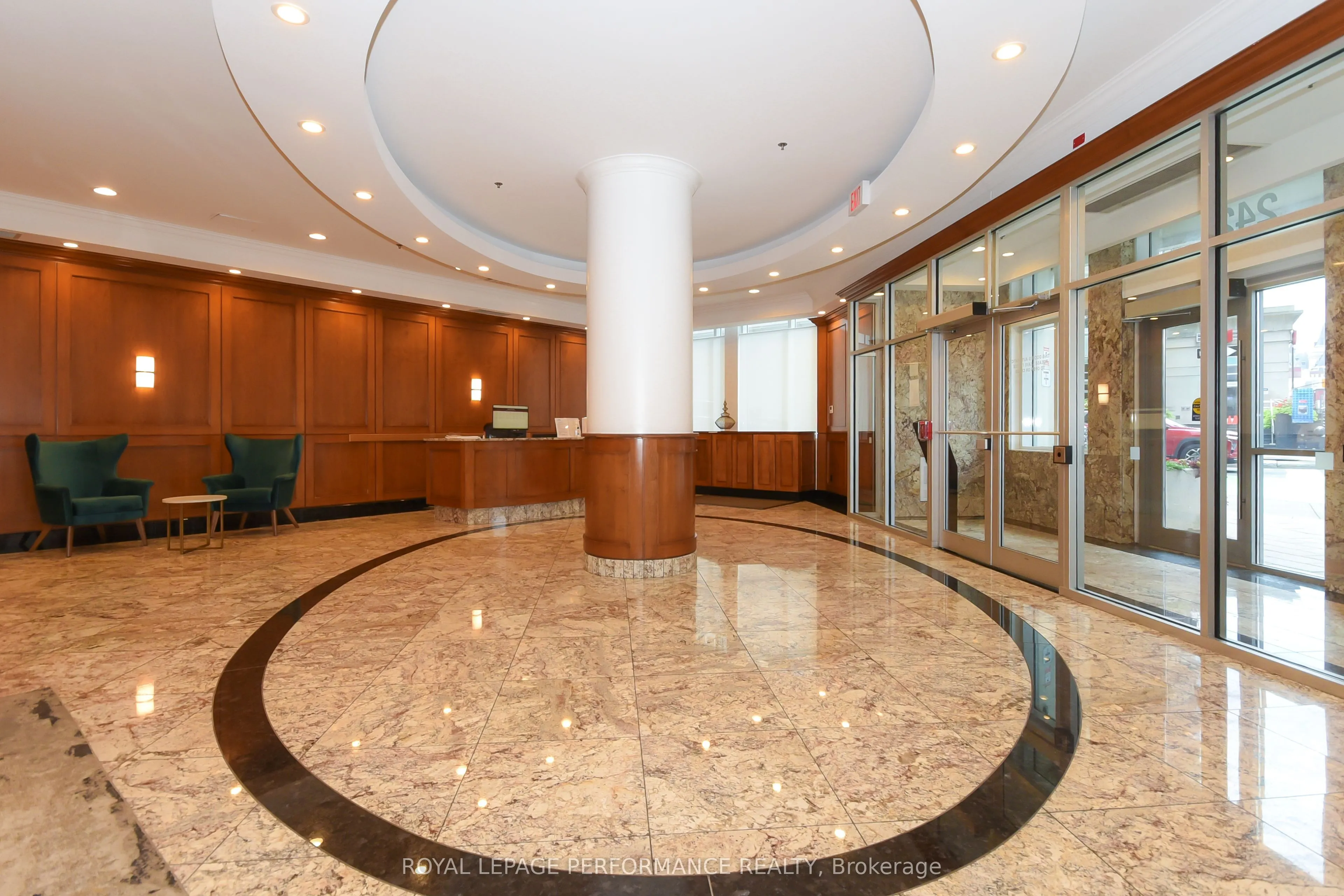 242 Rideau Street #1808