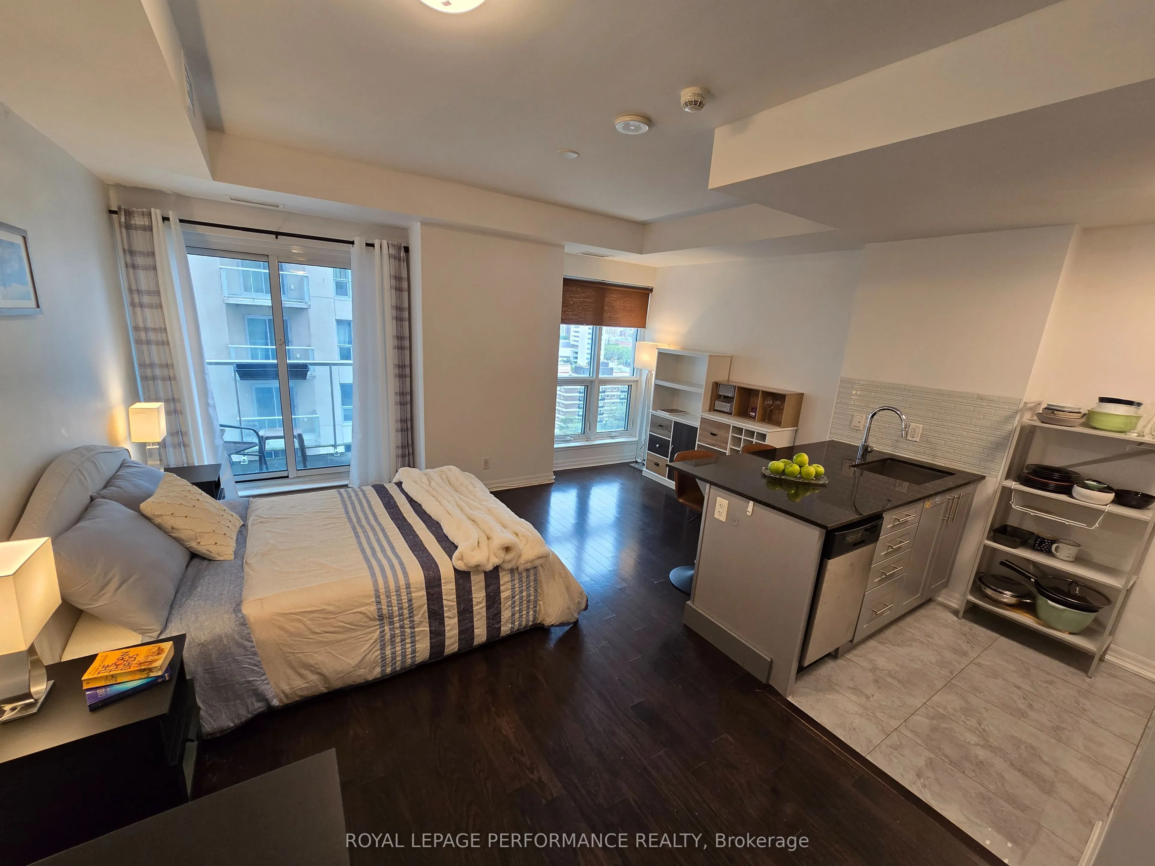 242 Rideau Street #1808