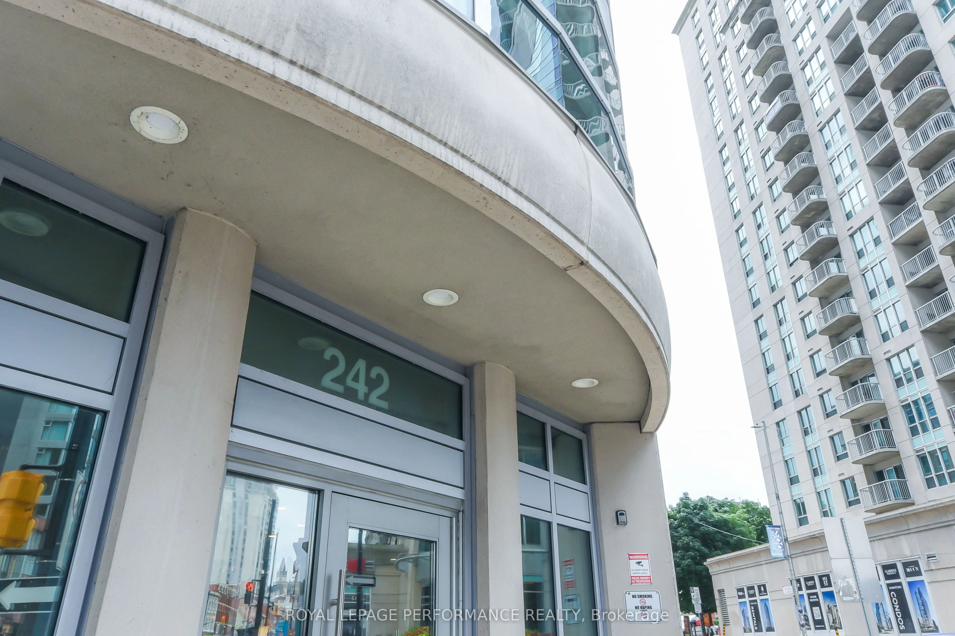 242 Rideau Street #1808