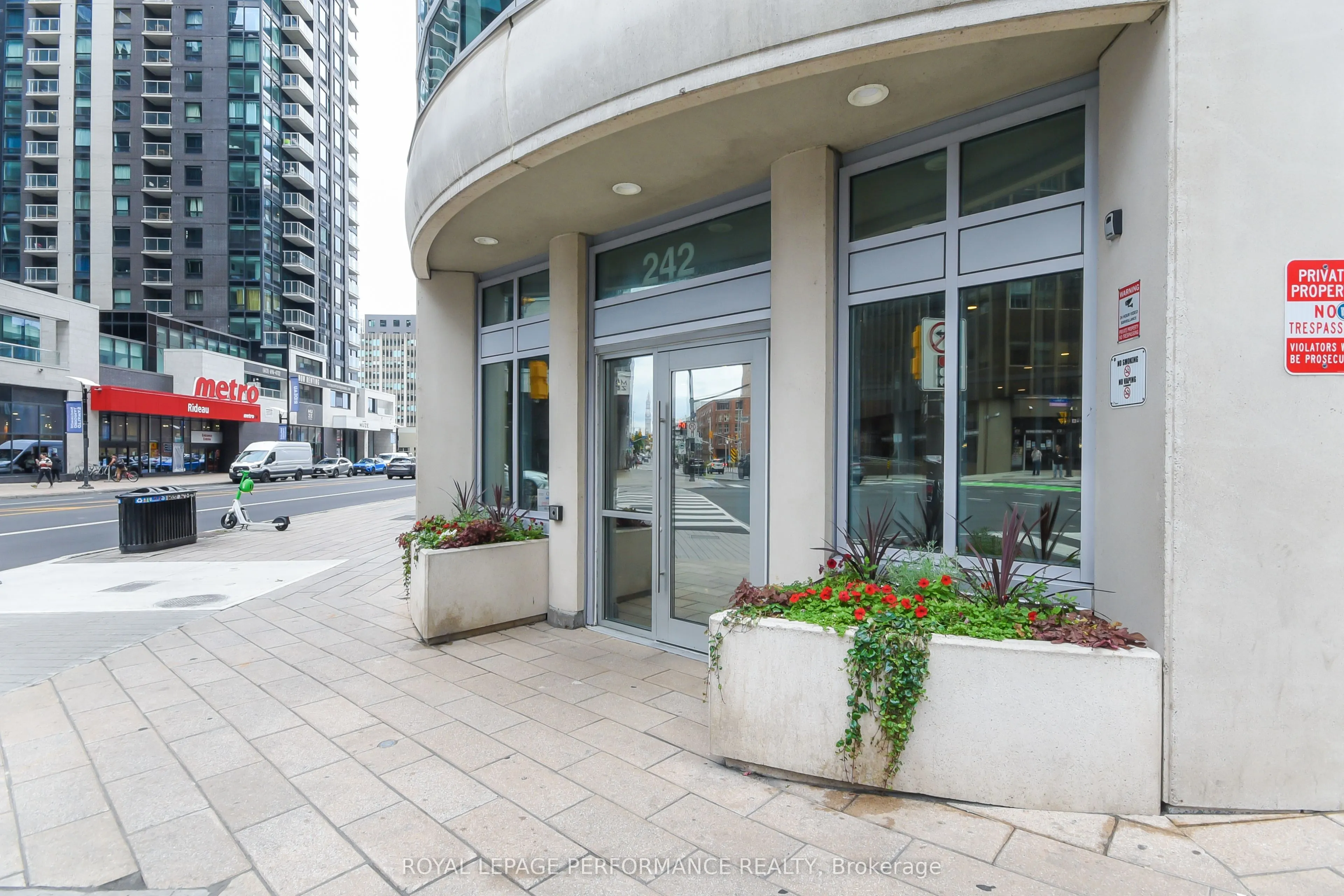 242 Rideau Street #1808