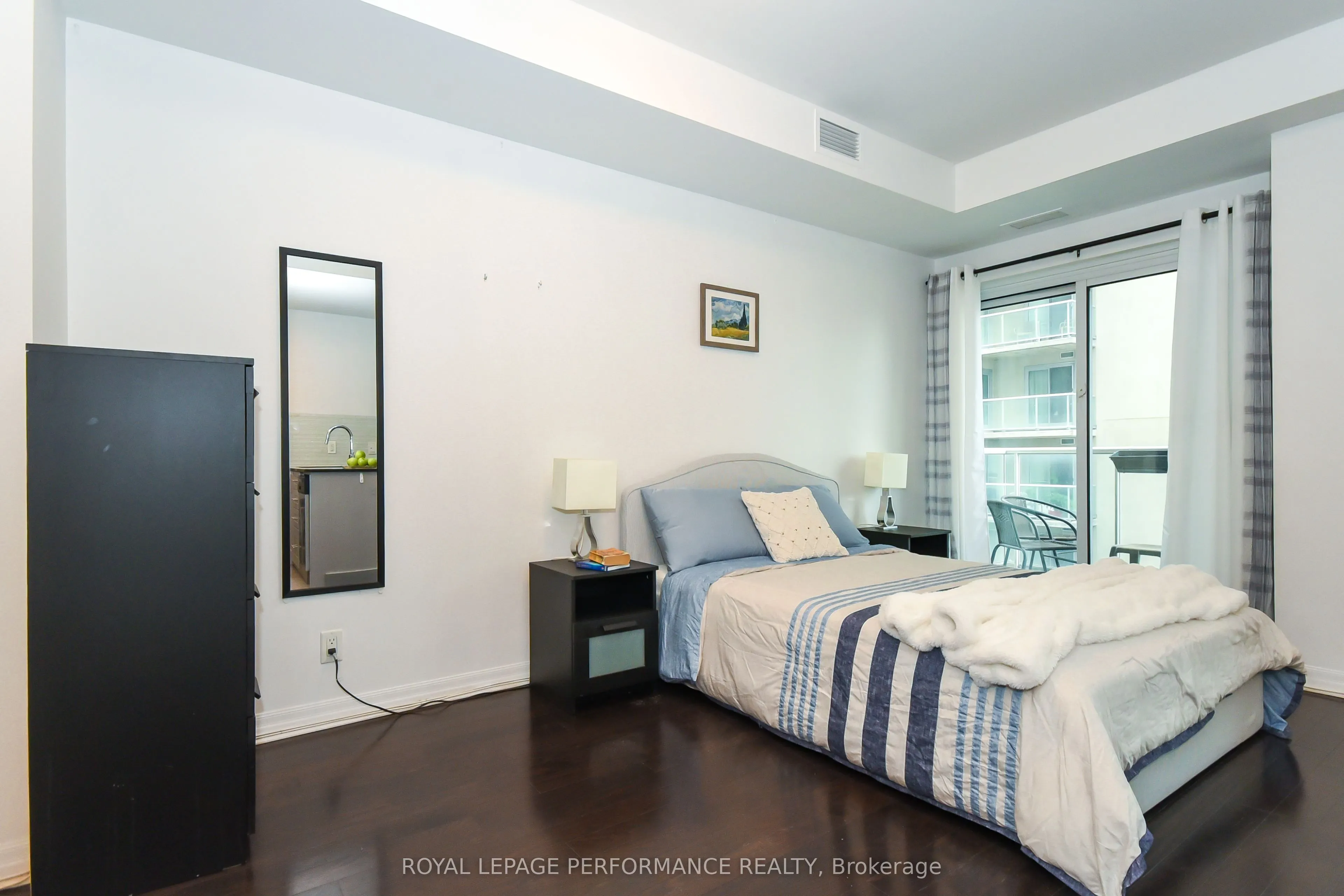242 Rideau Street #1808