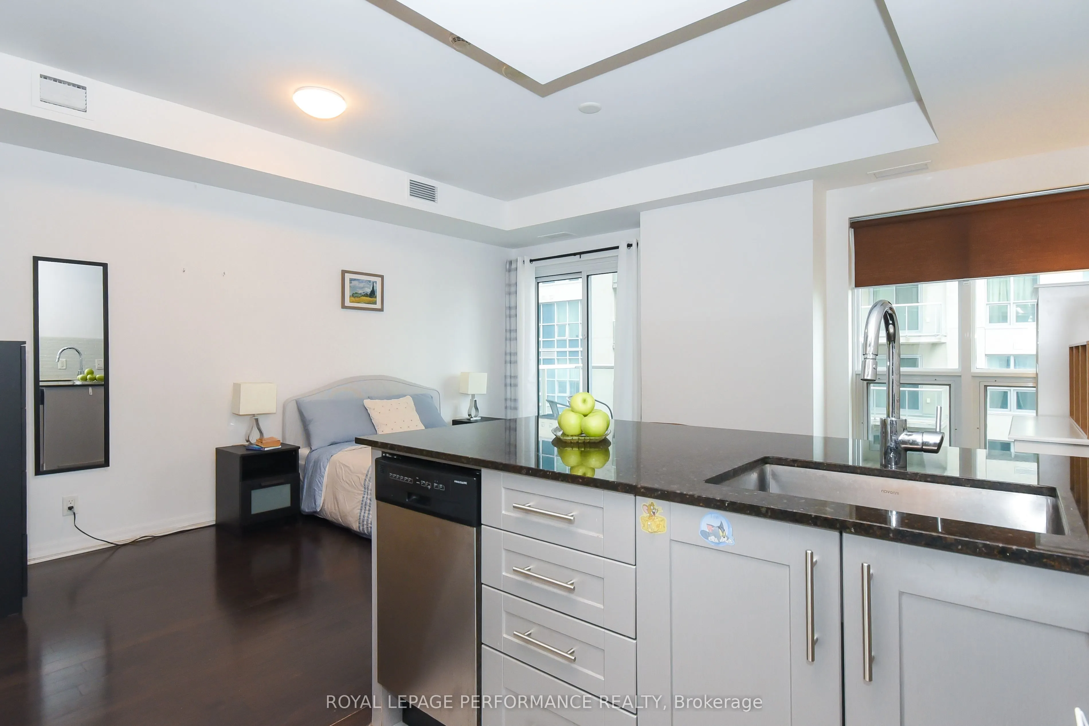 242 Rideau Street #1808
