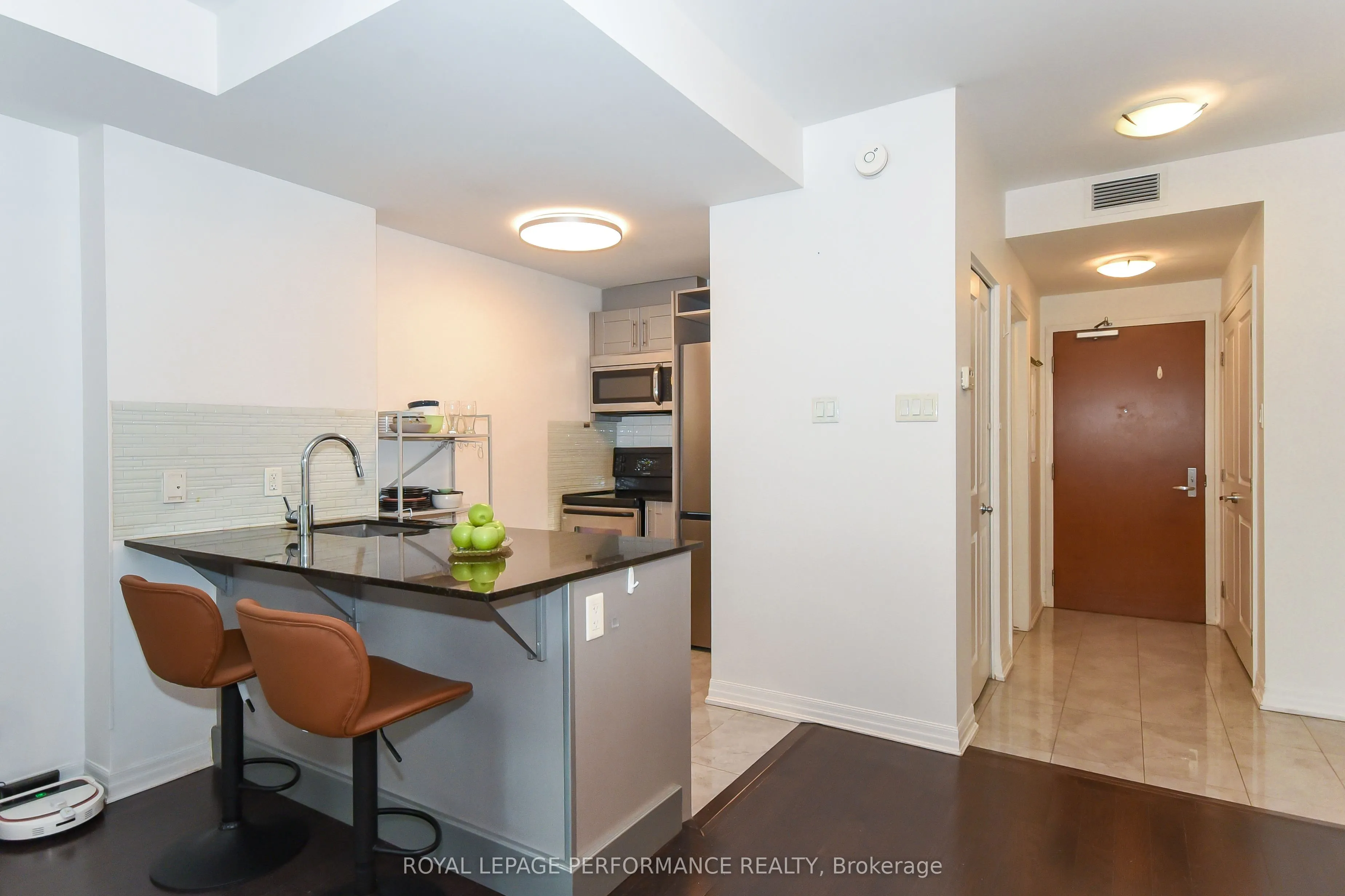 242 Rideau Street #1808