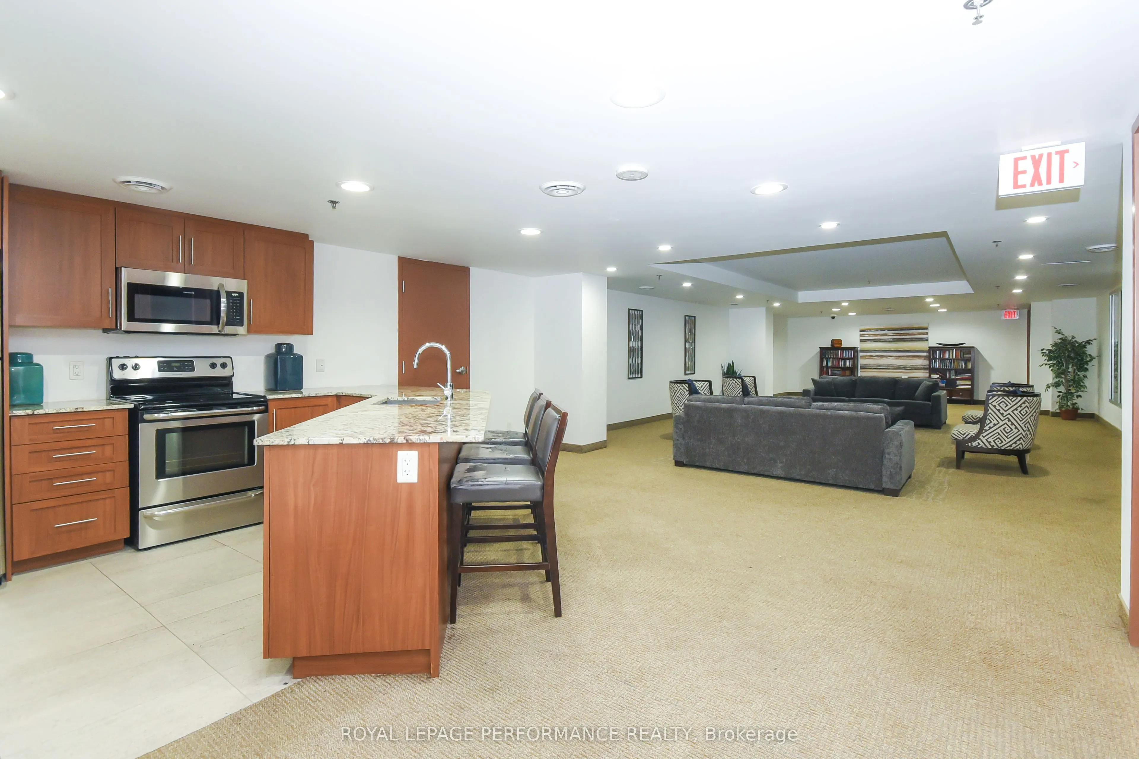 242 Rideau Street #1808