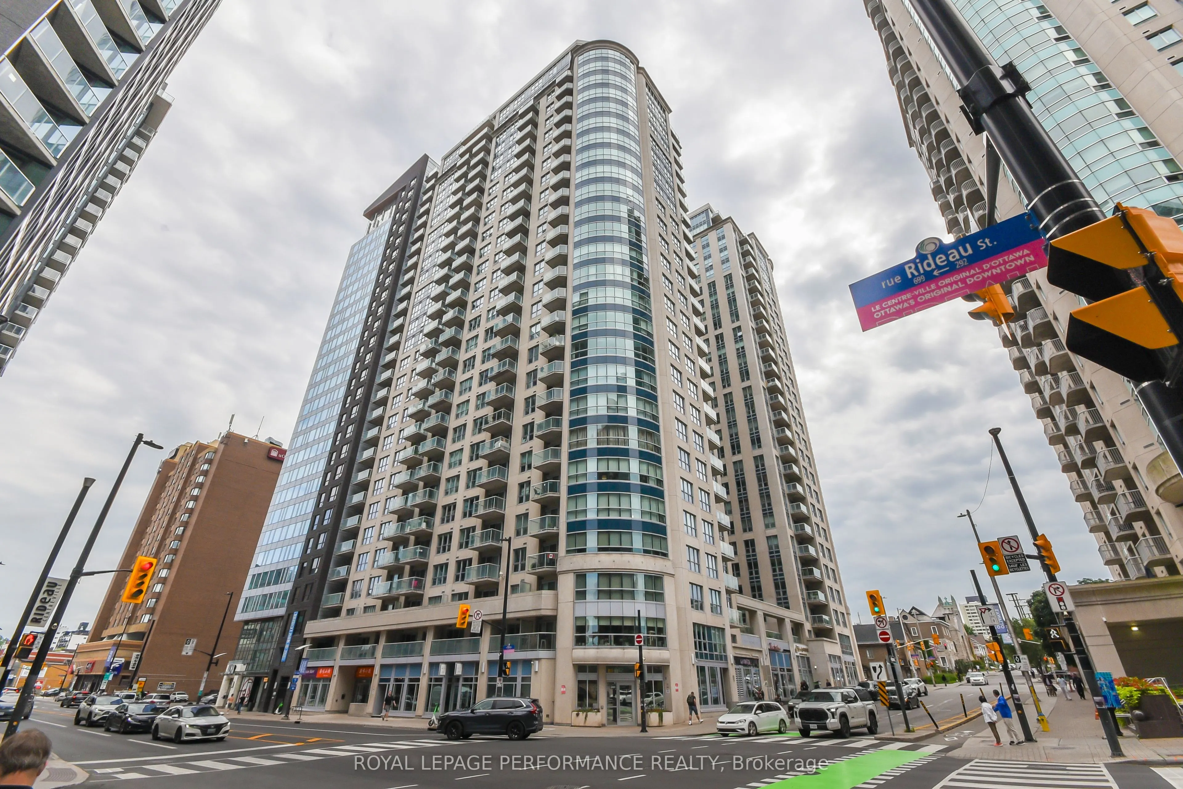 242 Rideau Street #1808
