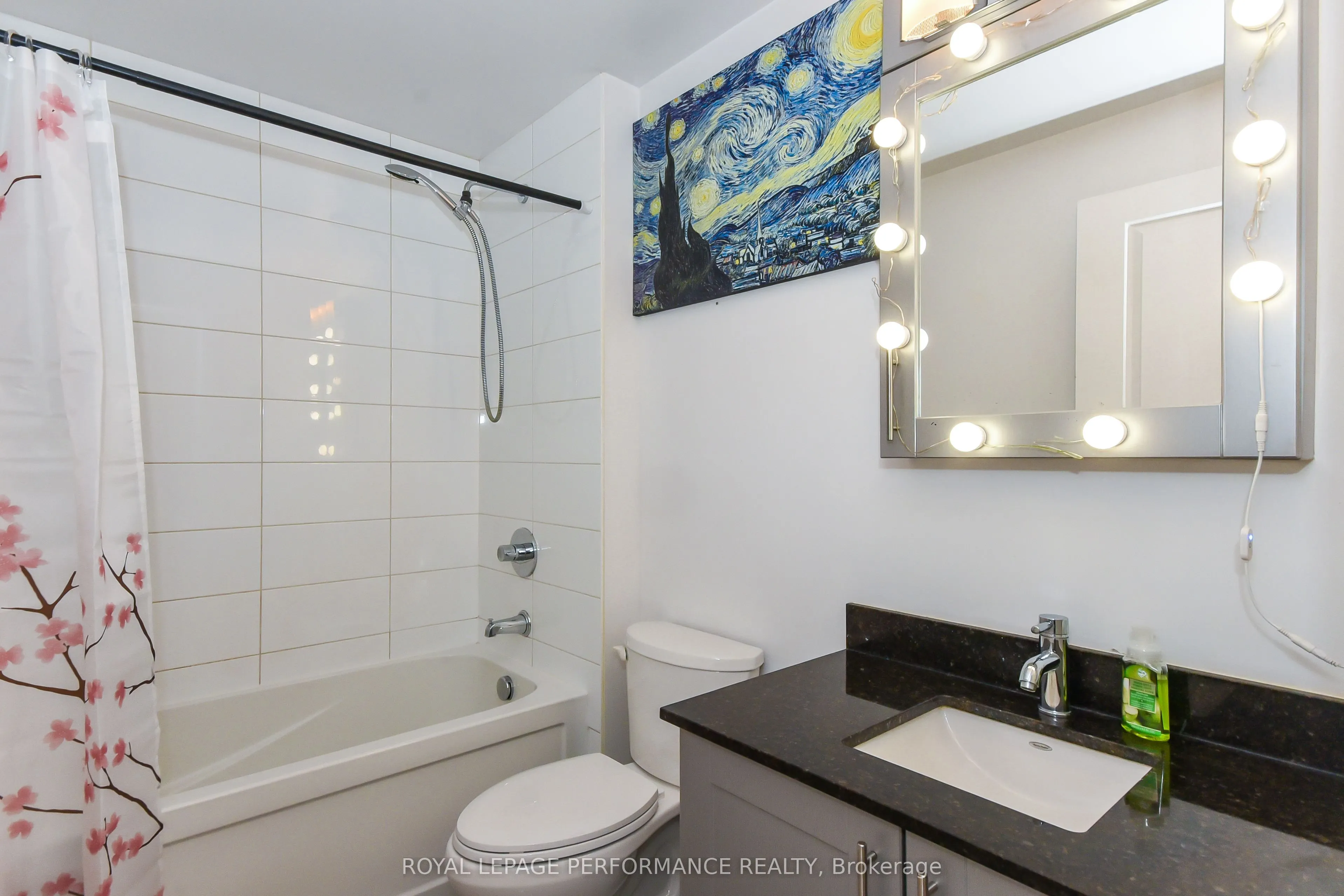 242 Rideau Street #1808
