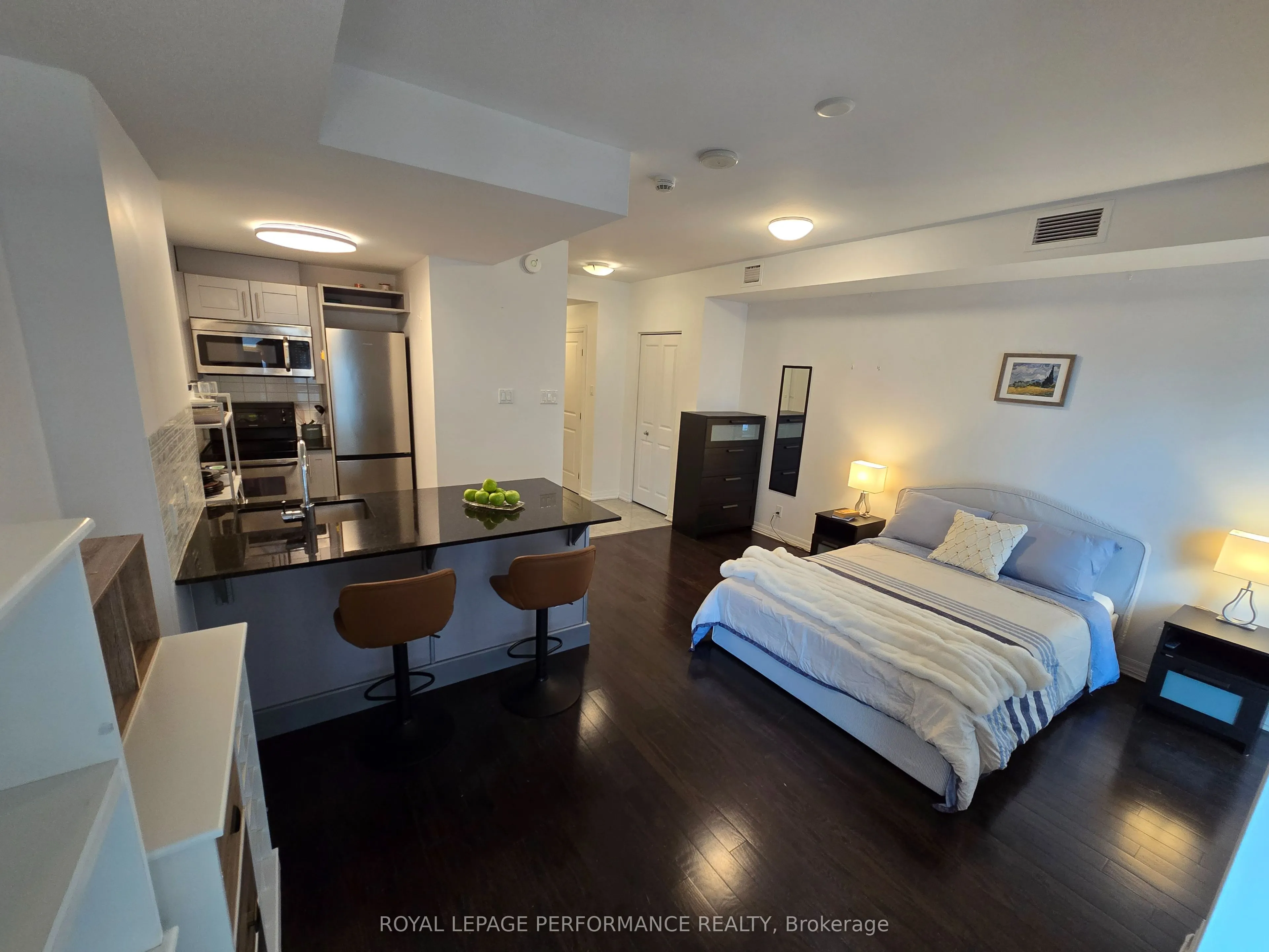 242 Rideau Street #1808