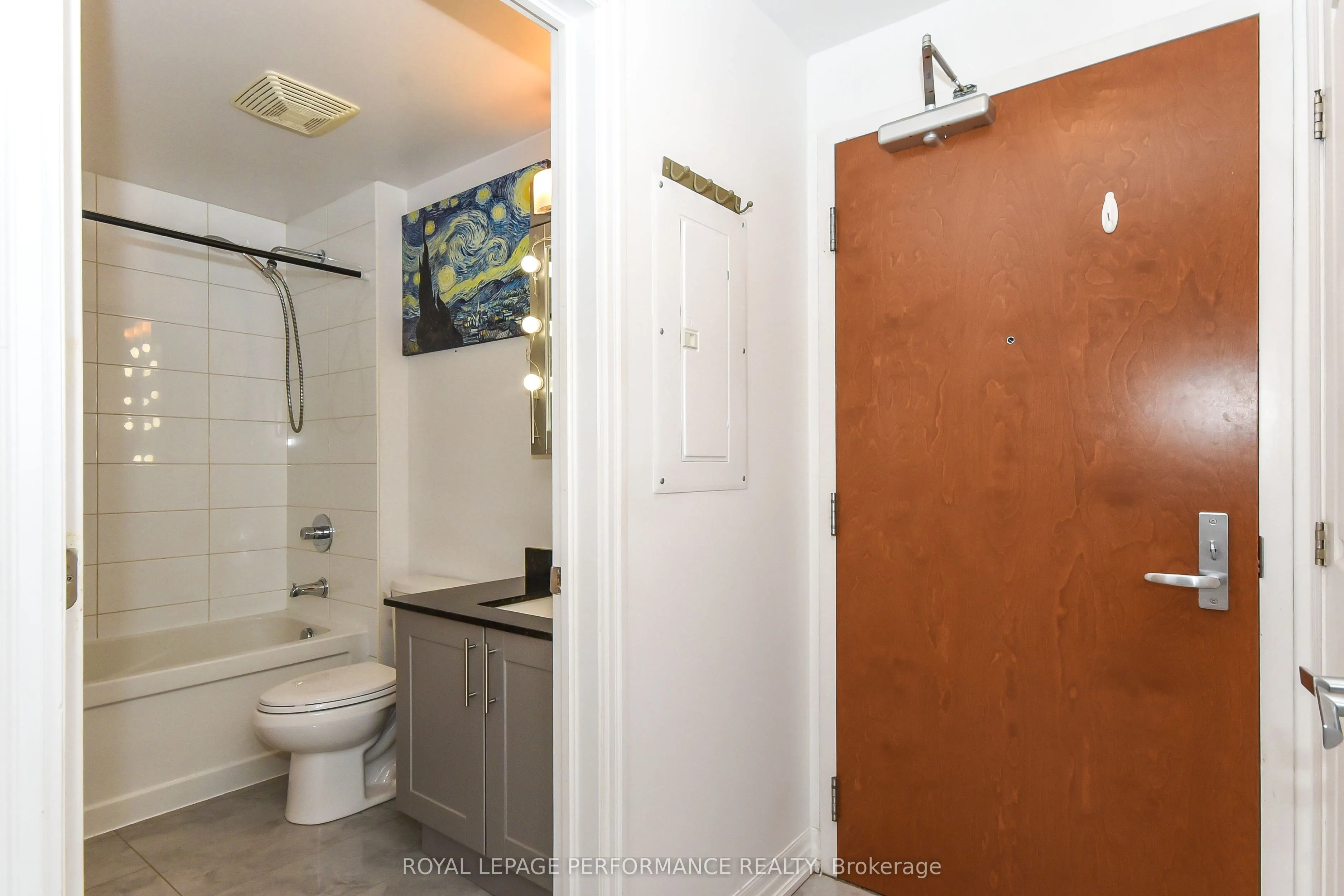 242 Rideau Street #1808