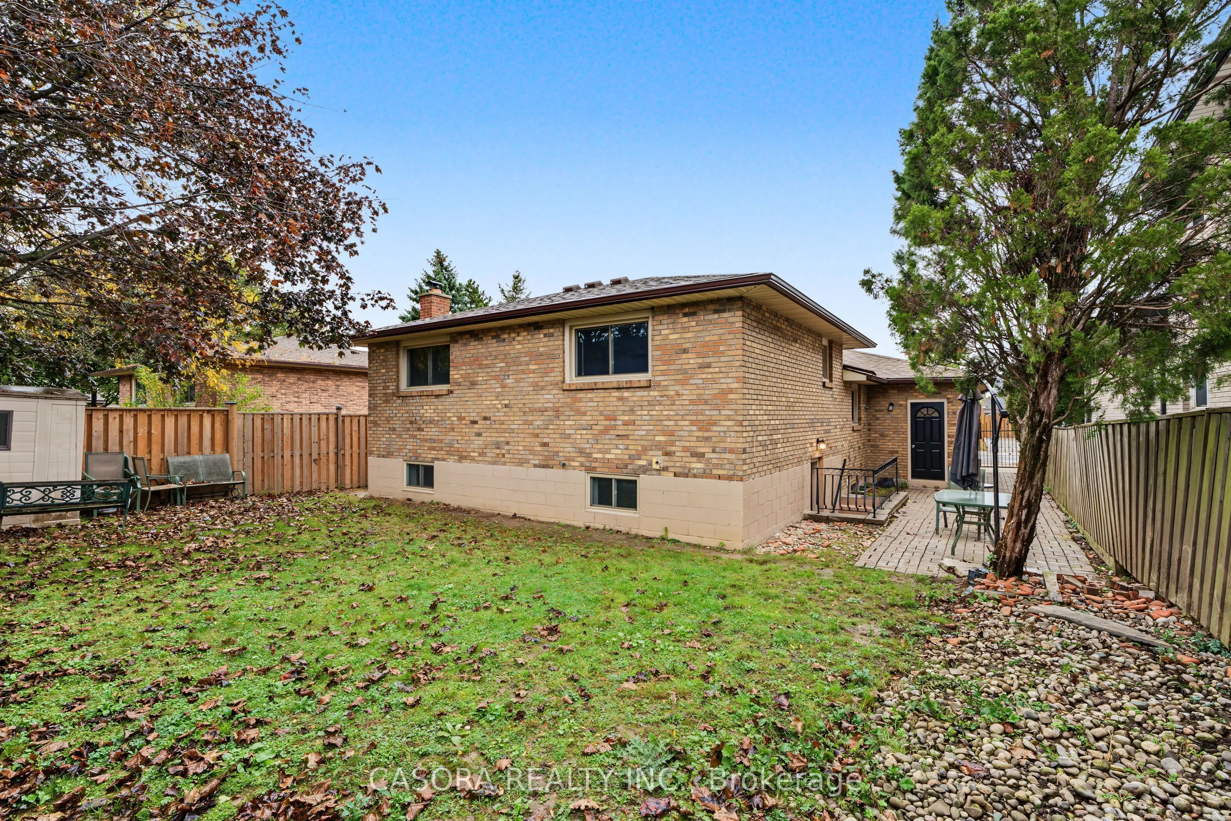 8 Valanna Court
