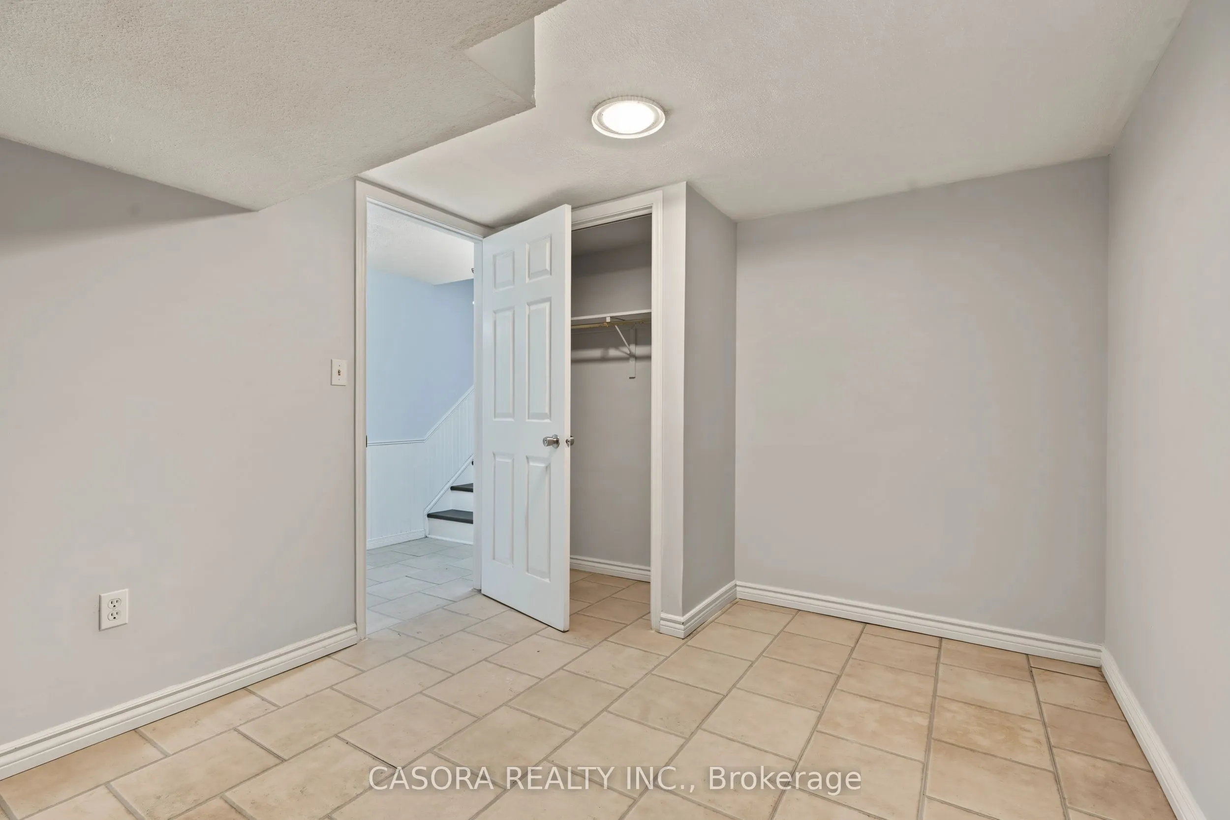 8 Valanna Court