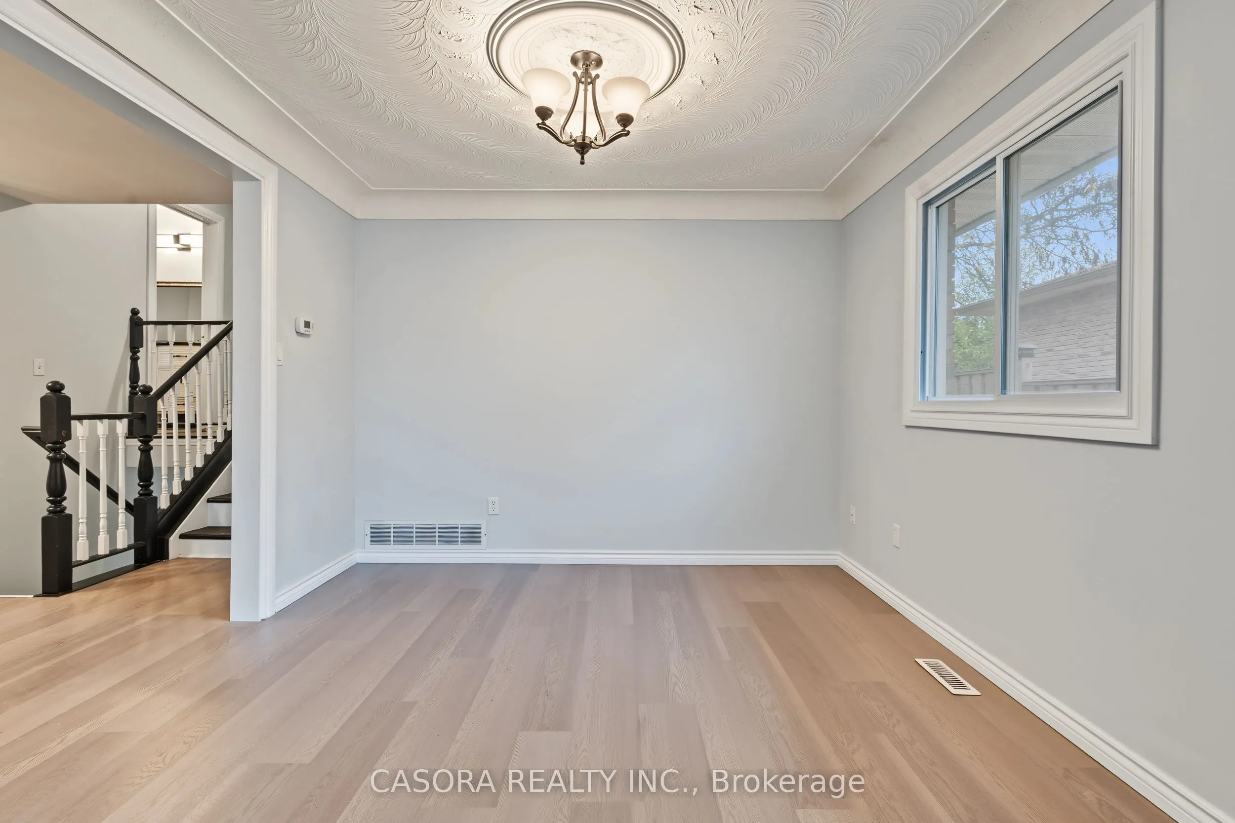 8 Valanna Court