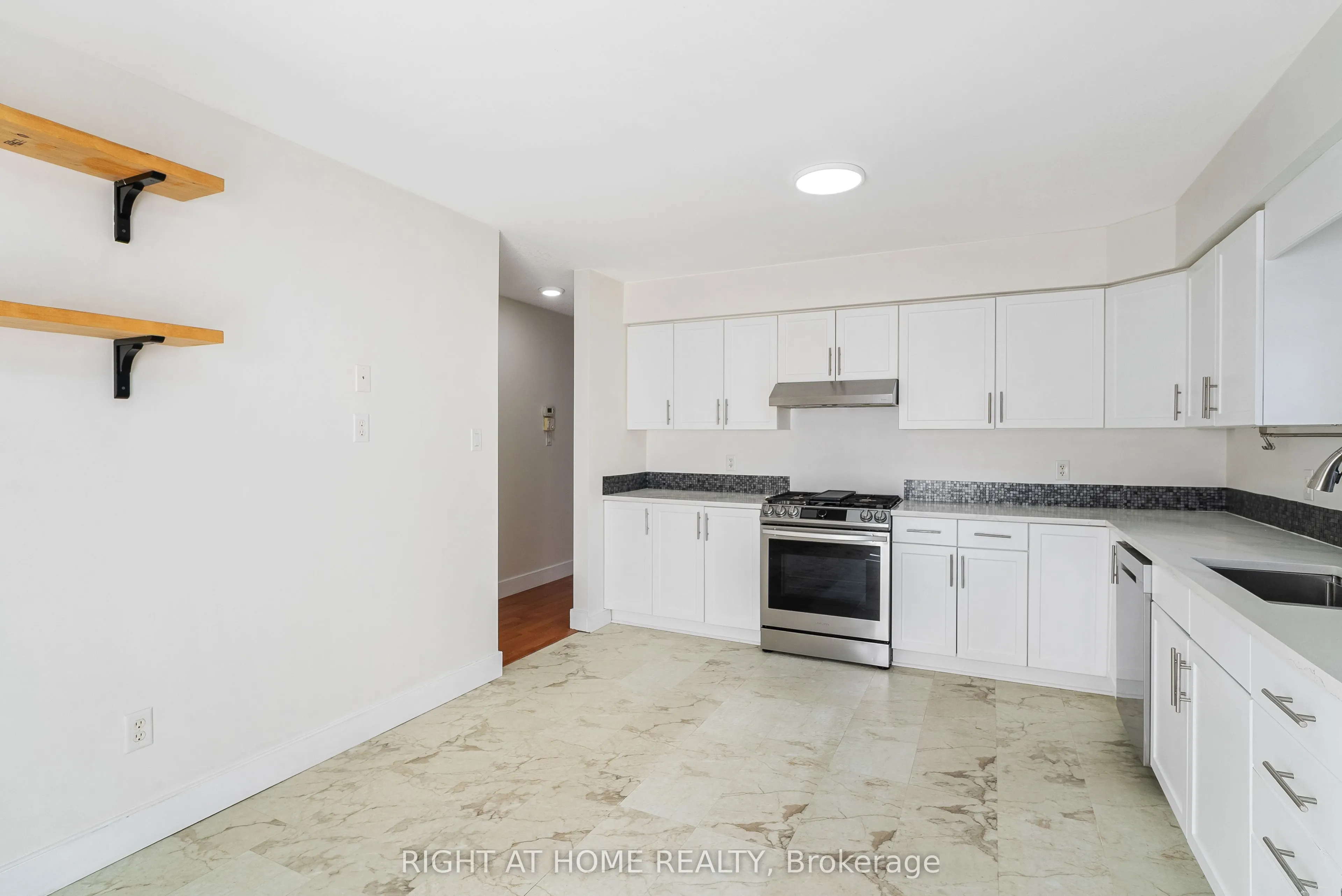 1205 North Wenige Drive