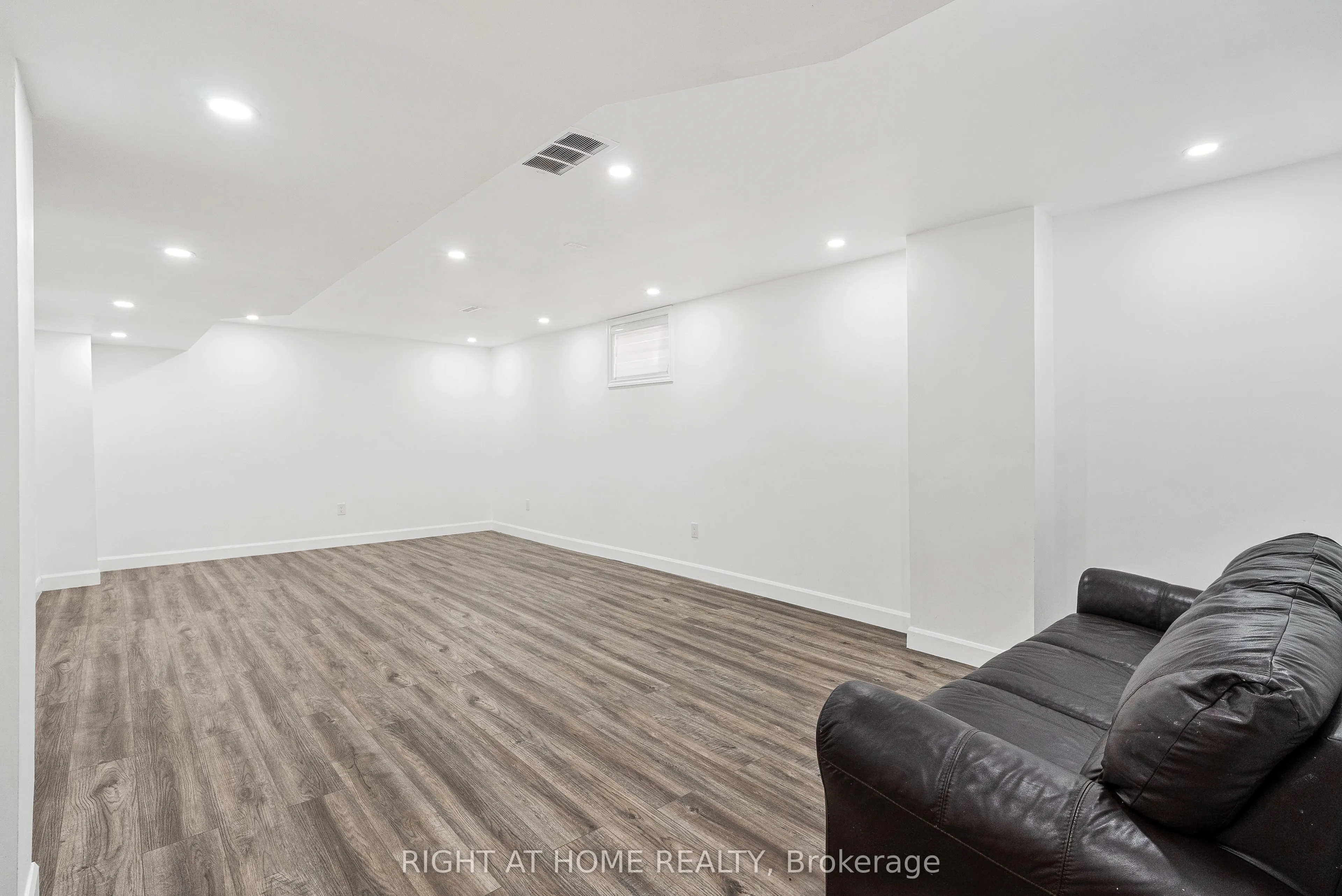 1205 North Wenige Drive