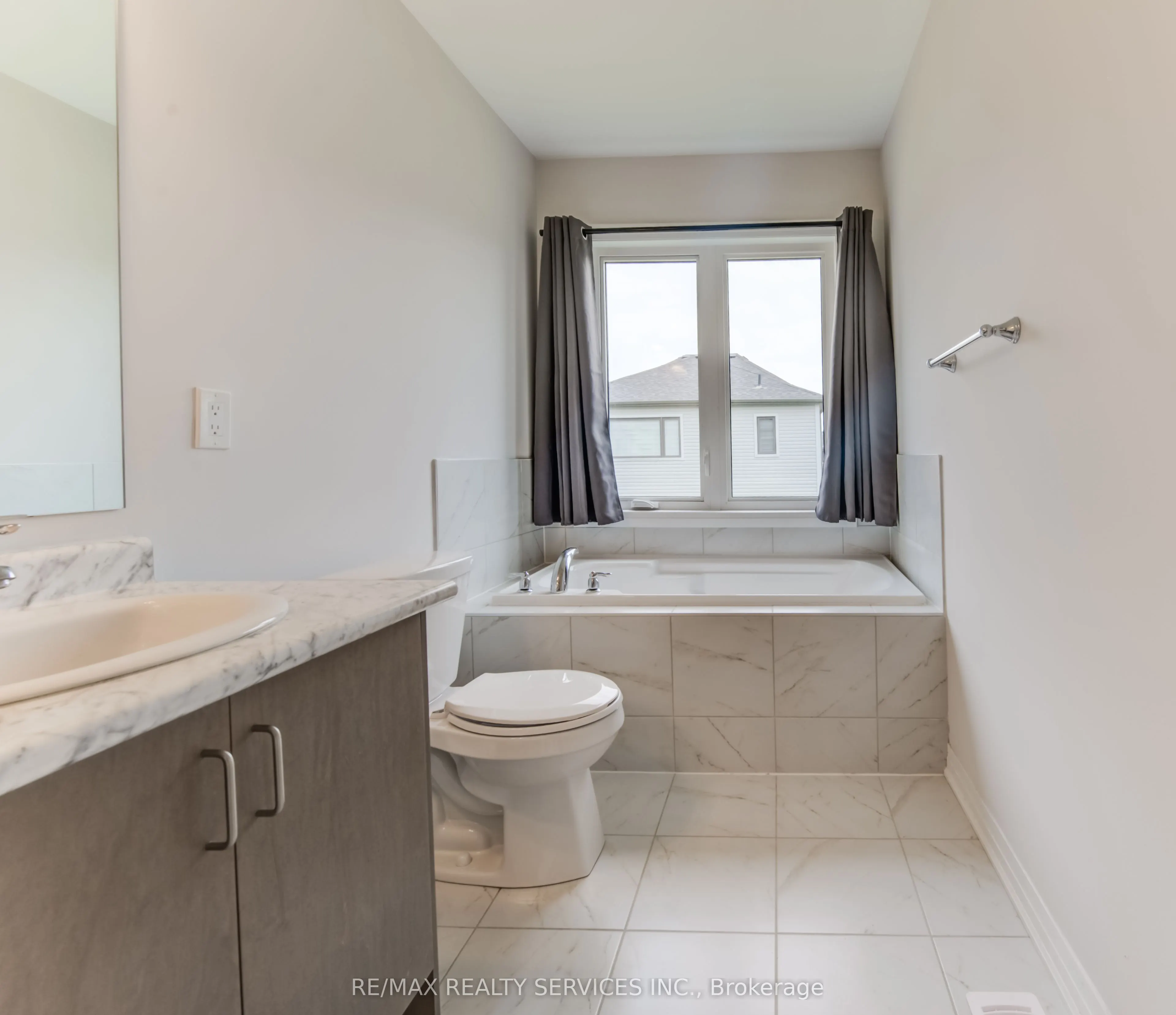 73 Prince Phillip Boulevard
