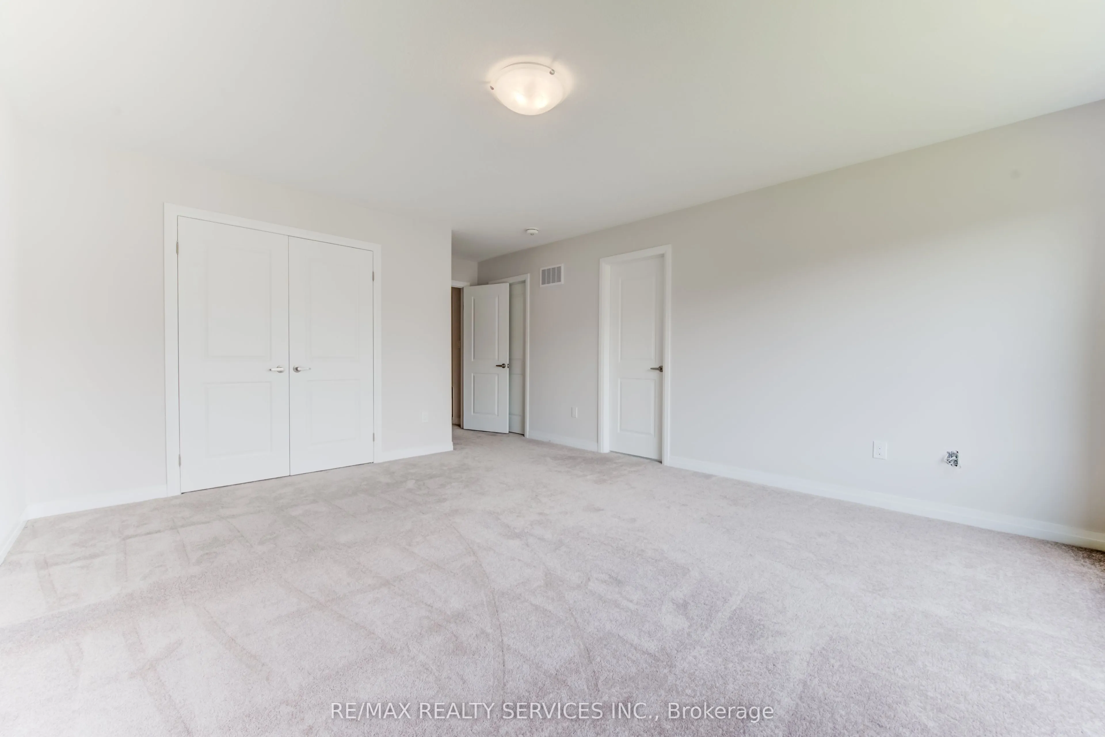 73 Prince Phillip Boulevard