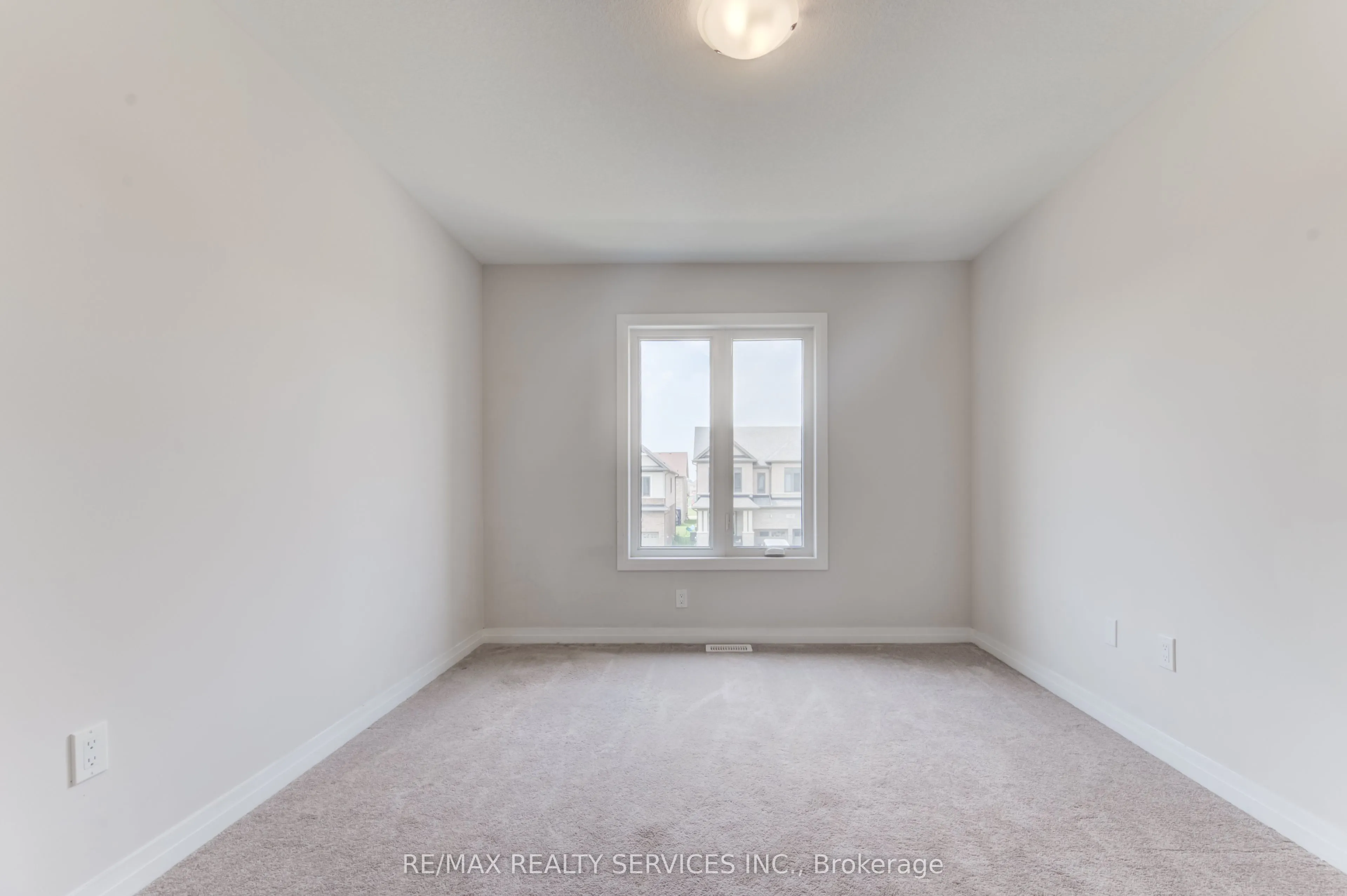 73 Prince Phillip Boulevard