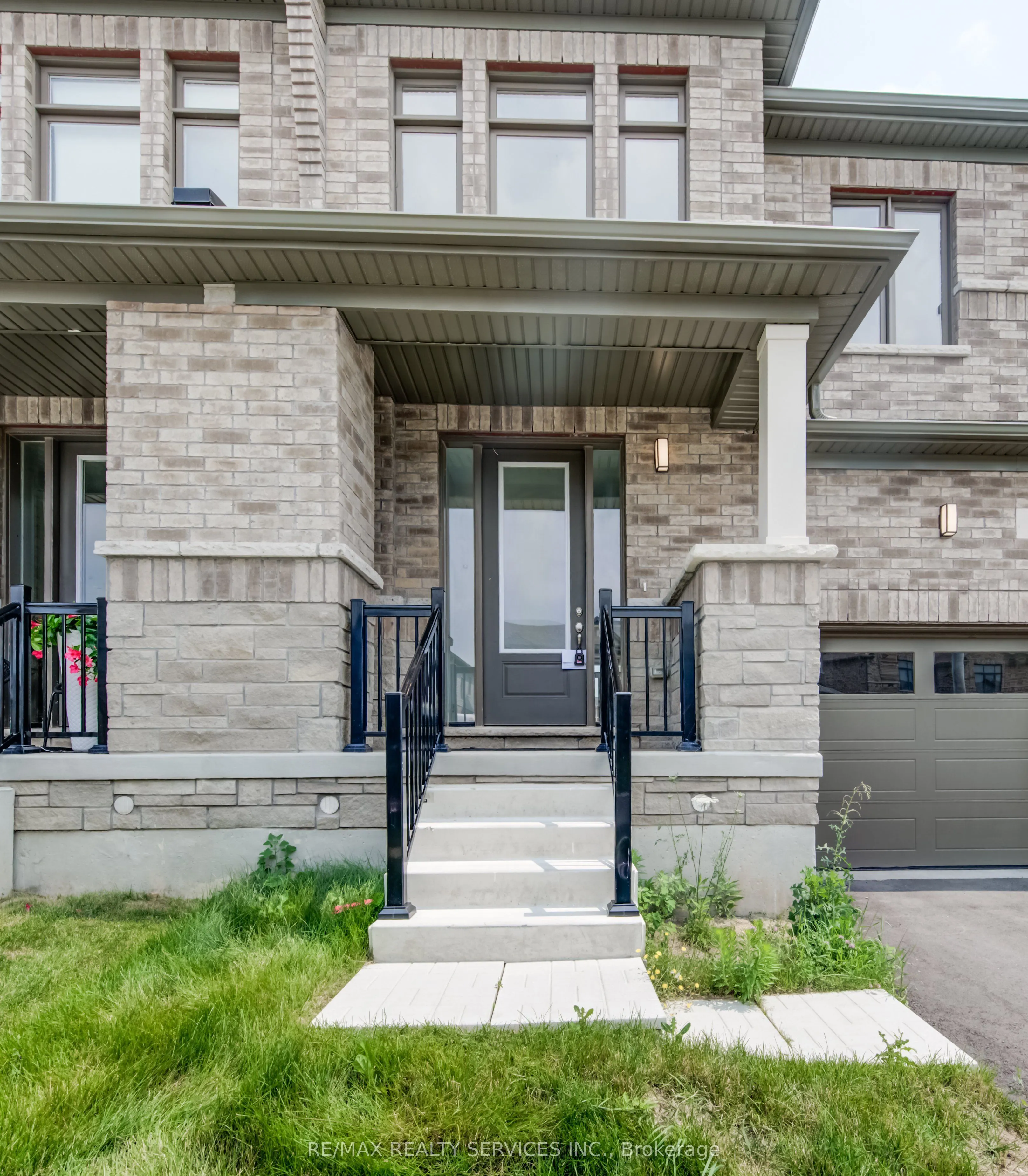 73 Prince Phillip Boulevard