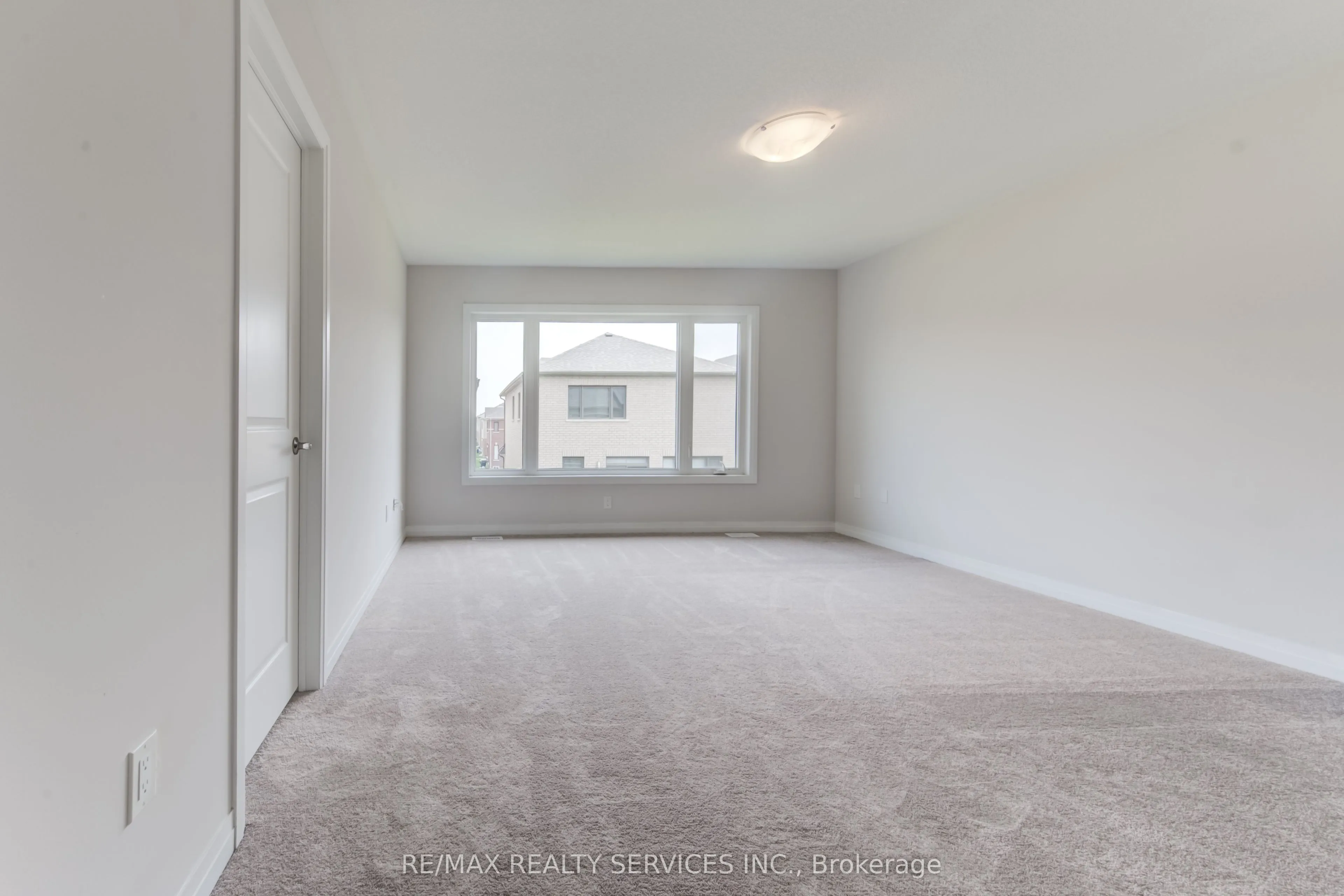 73 Prince Phillip Boulevard
